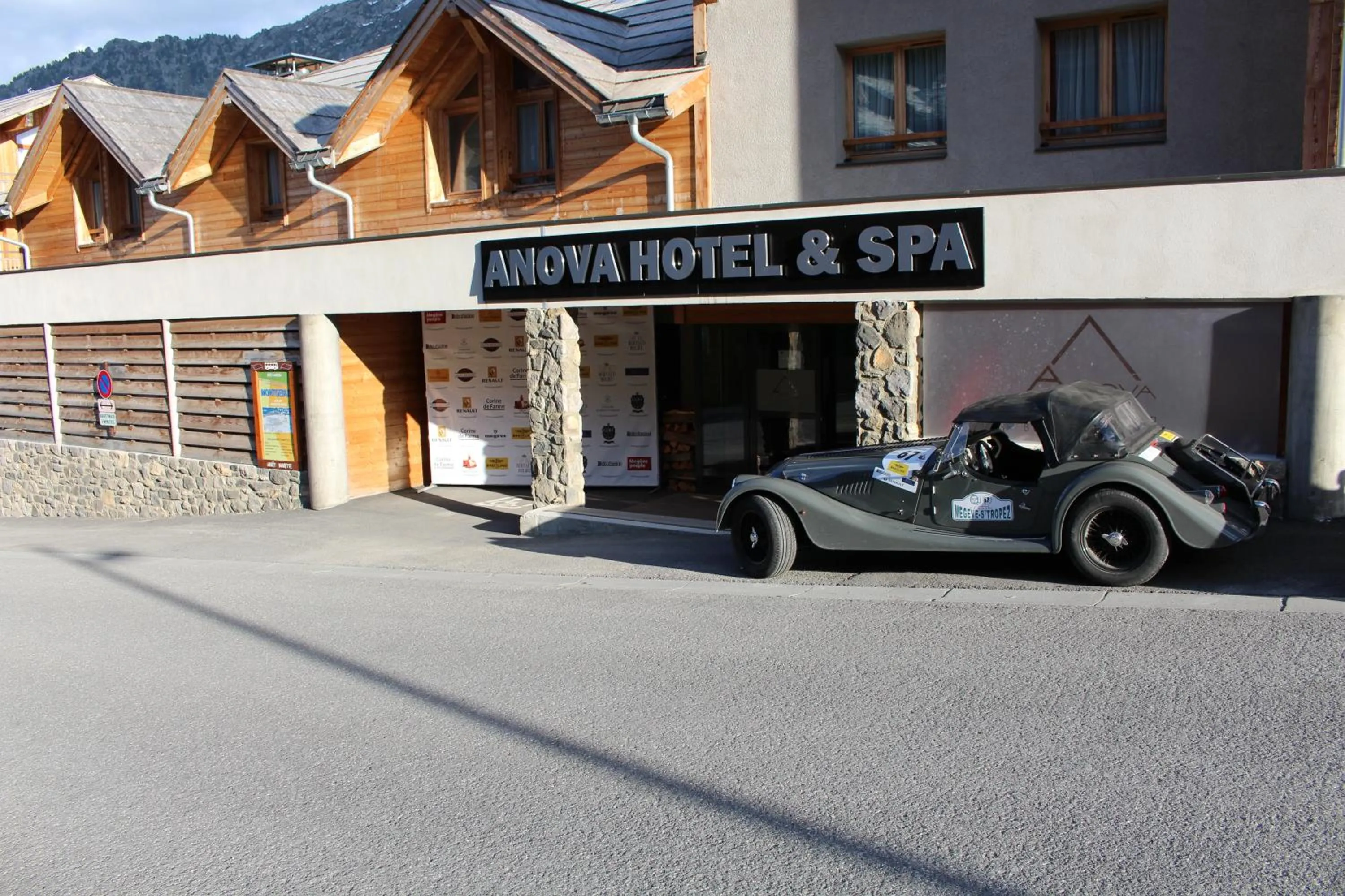 Facade/entrance in Anova Hotel & Spa