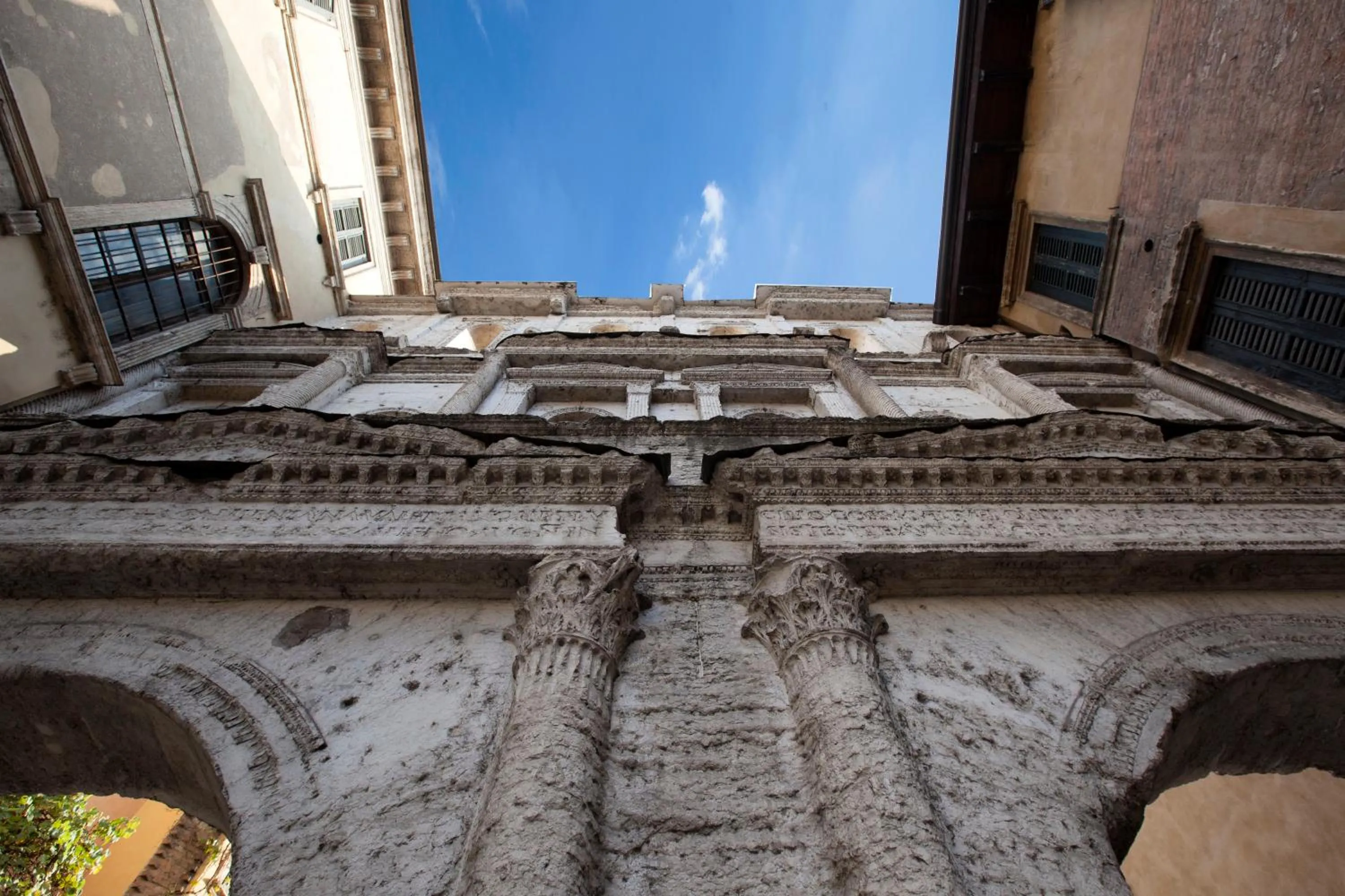 Nearby landmark in Oriana Homèl Verona