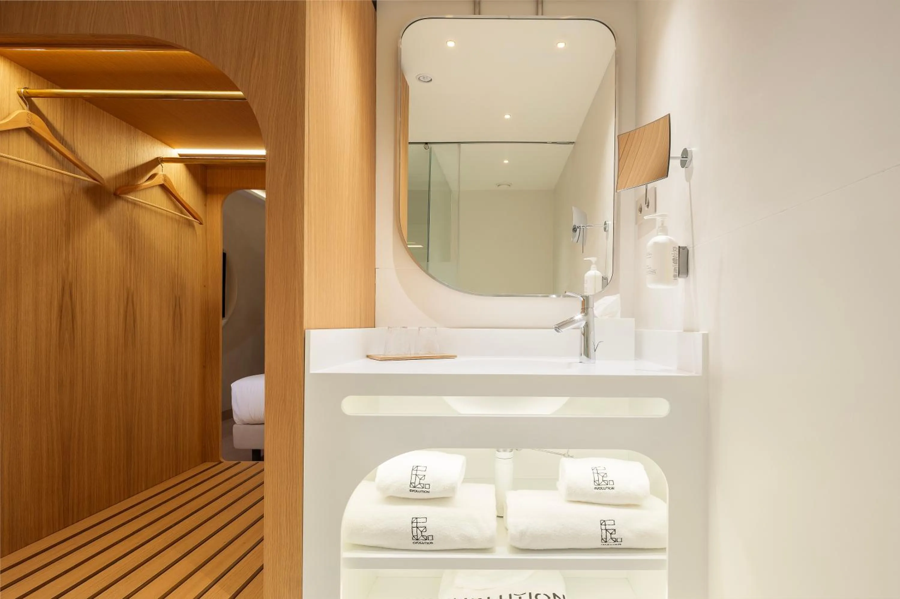 Bathroom in EVOLUTION Cascais-Estoril Hotel