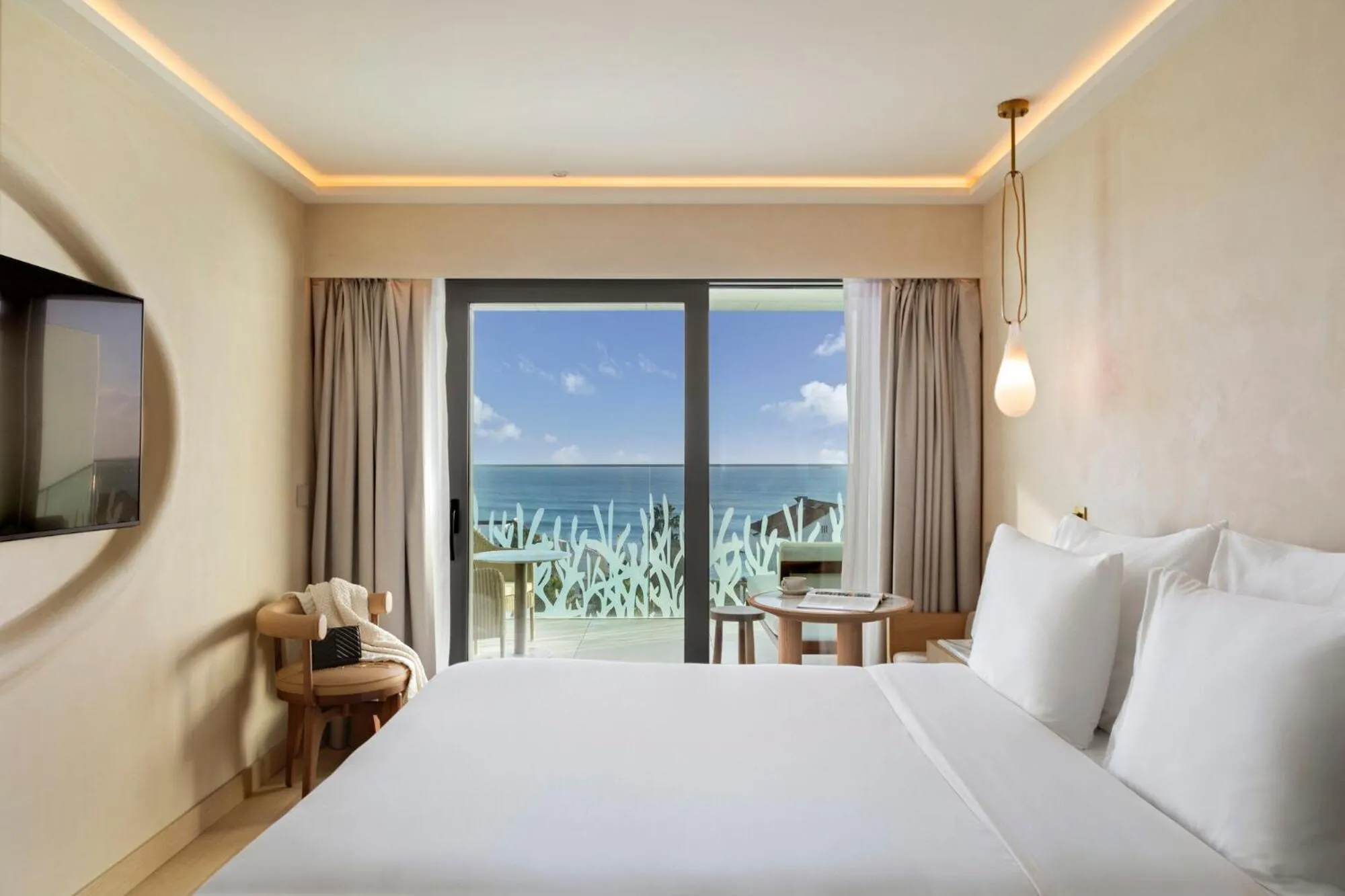 Bedroom, Bed in EVOLUTION Cascais-Estoril Hotel