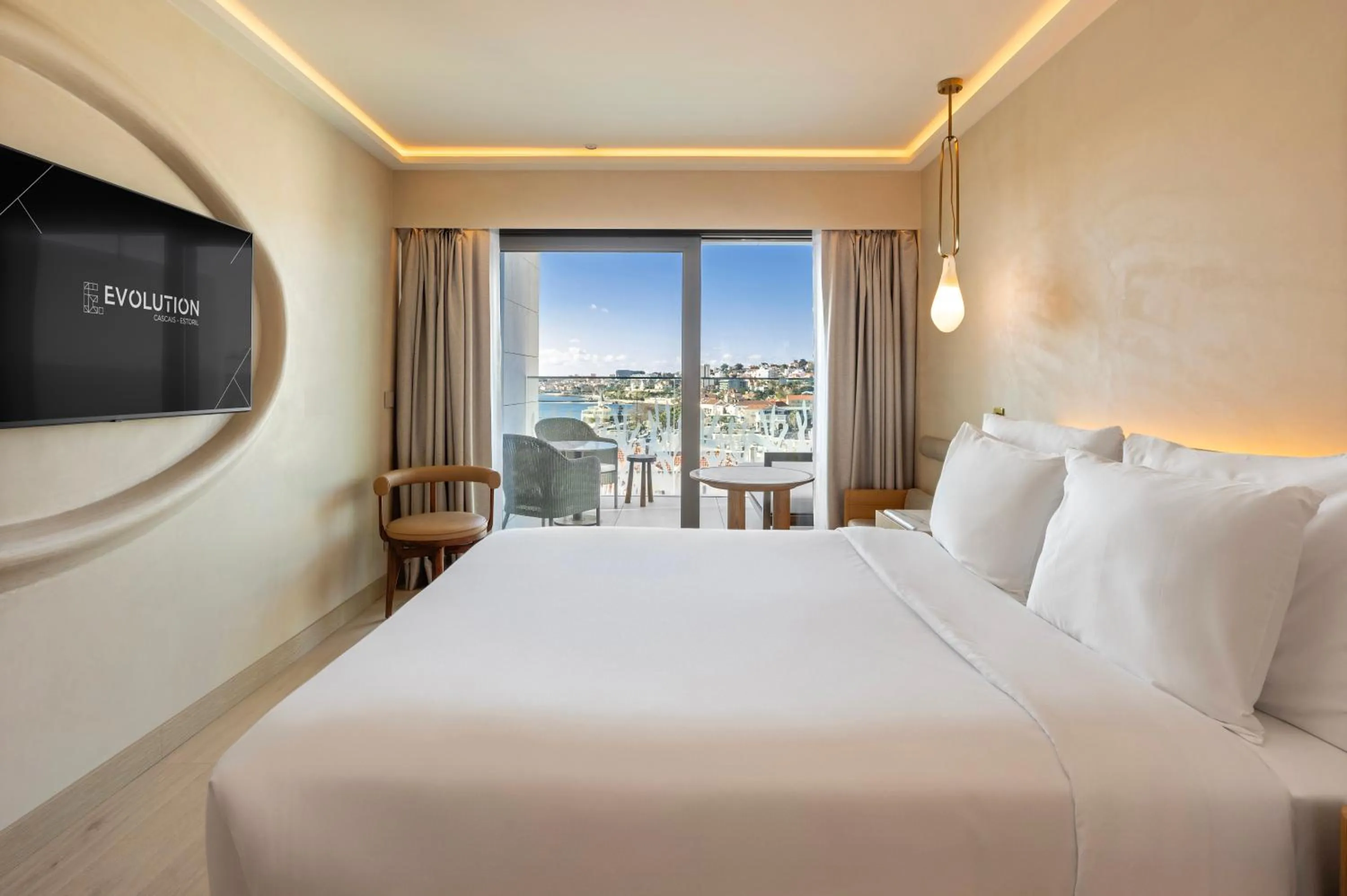 Bedroom, Bed in EVOLUTION Cascais-Estoril Hotel