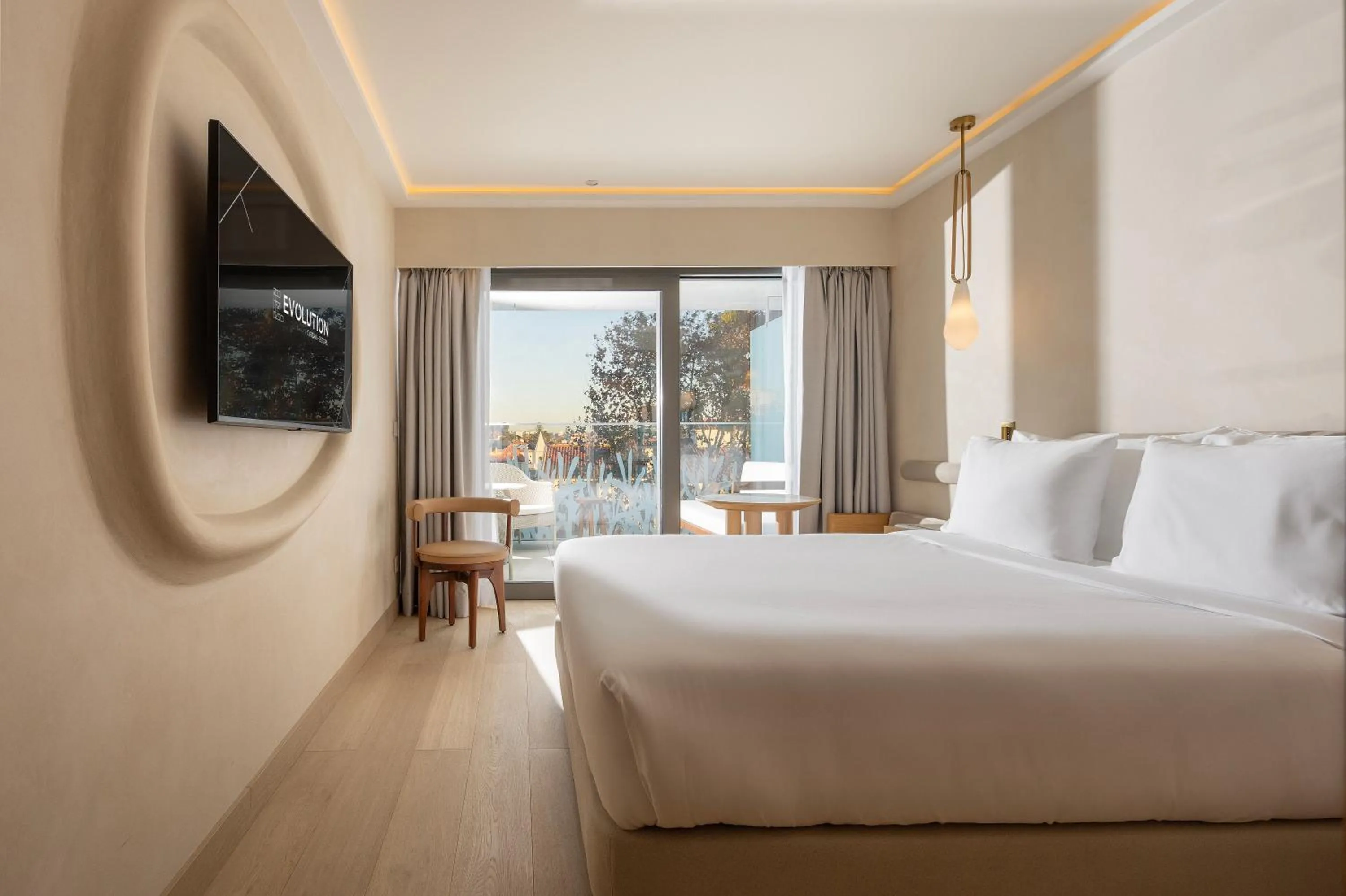 Bedroom, Bed in EVOLUTION Cascais-Estoril Hotel
