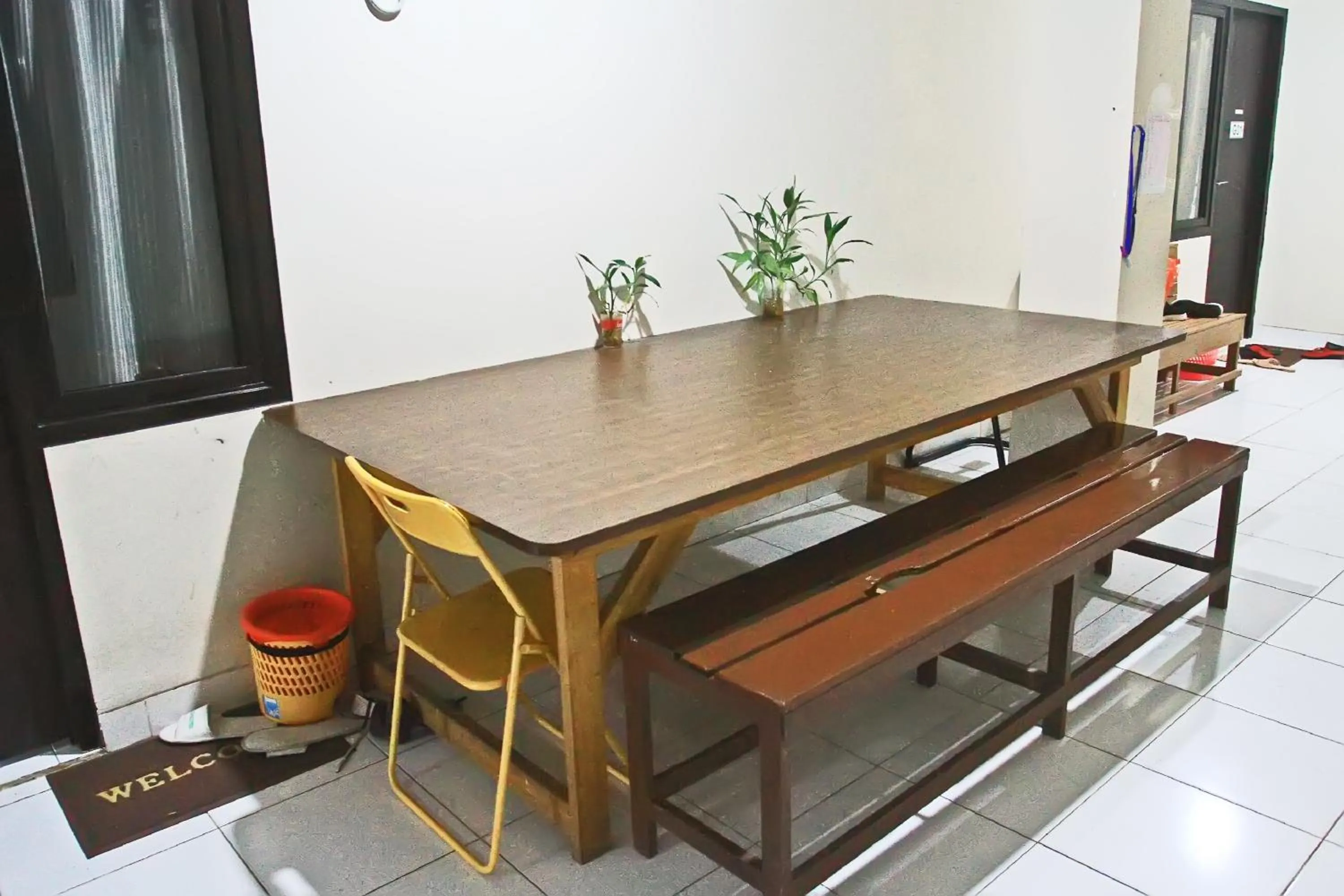 Area and facilities in RedDoorz Plus at Pelita Guest House Balikpapan