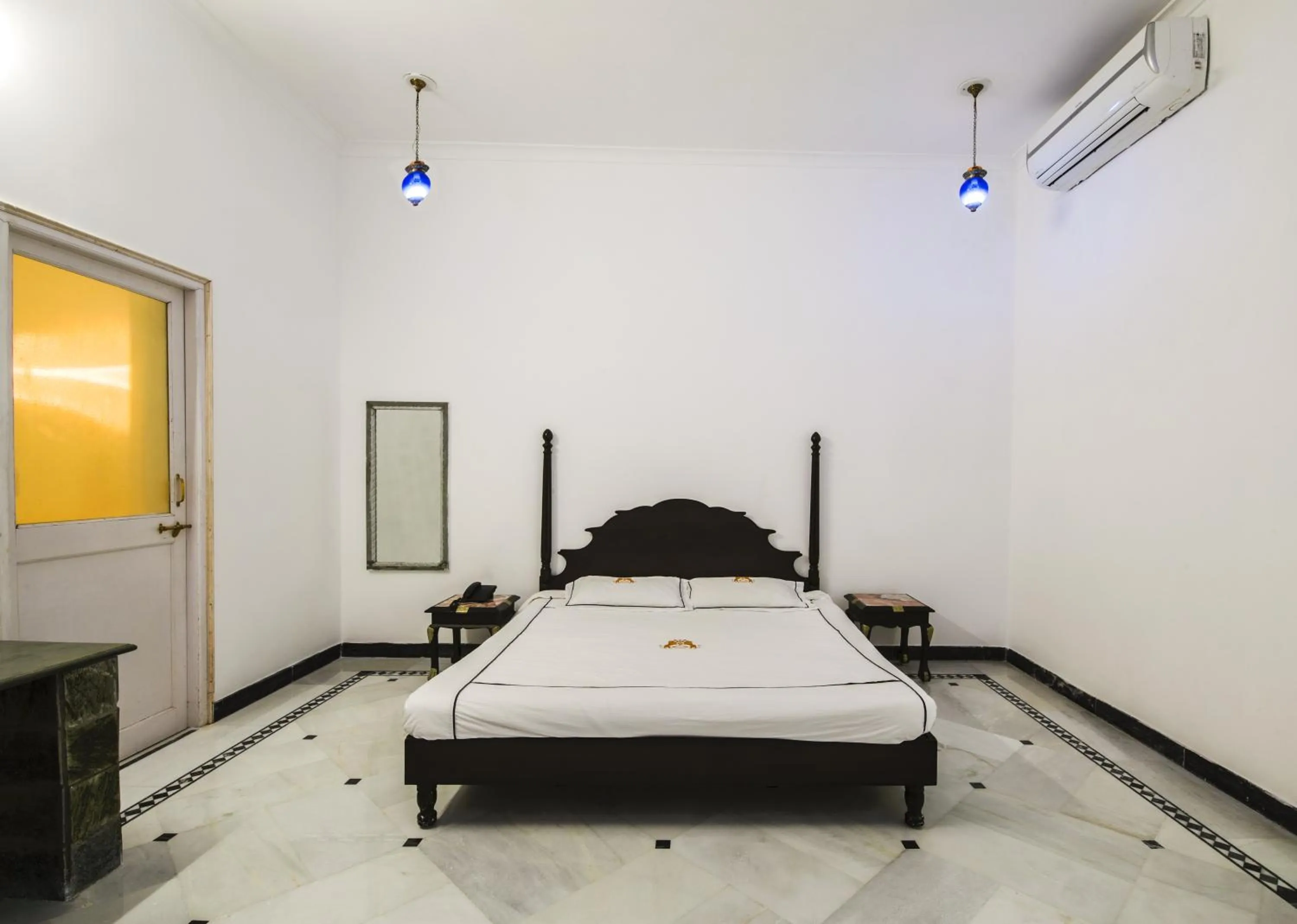Bed in Shahpura Kumbhal Villas