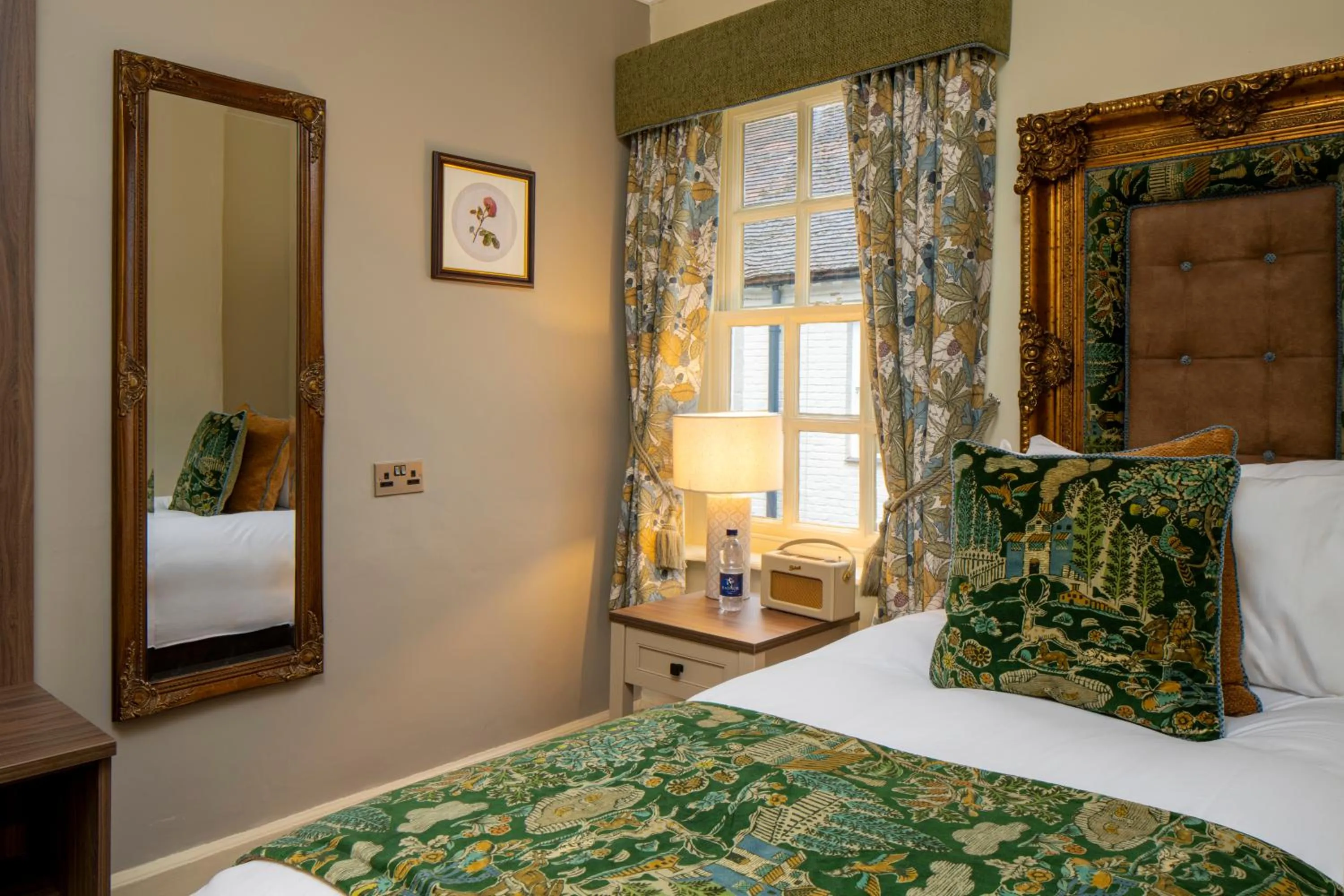 Bedroom, Bed in The Warwick Arms Hotel - The Coaching Inn Group