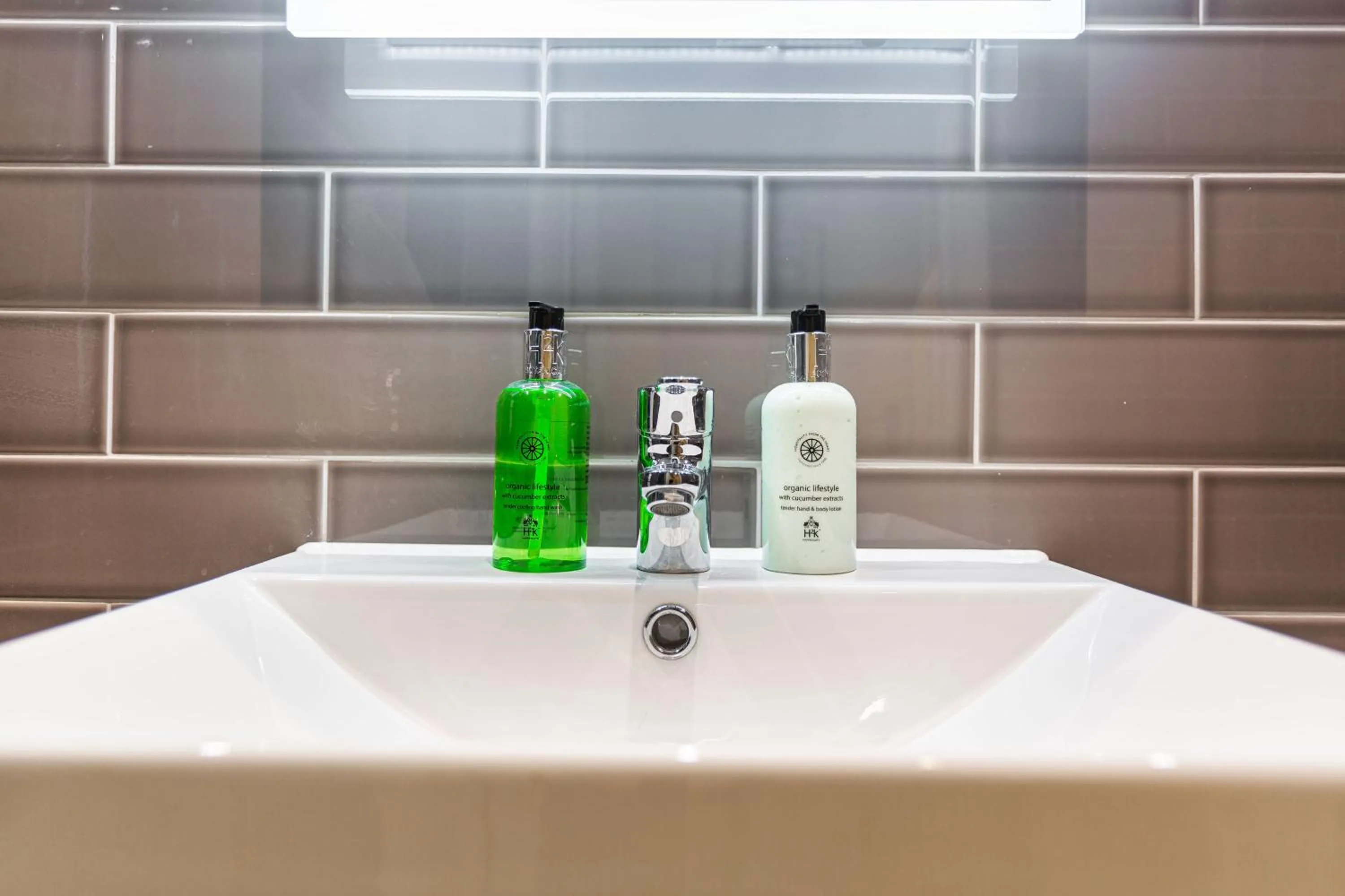 Bathroom in The Warwick Arms Hotel - The Coaching Inn Group