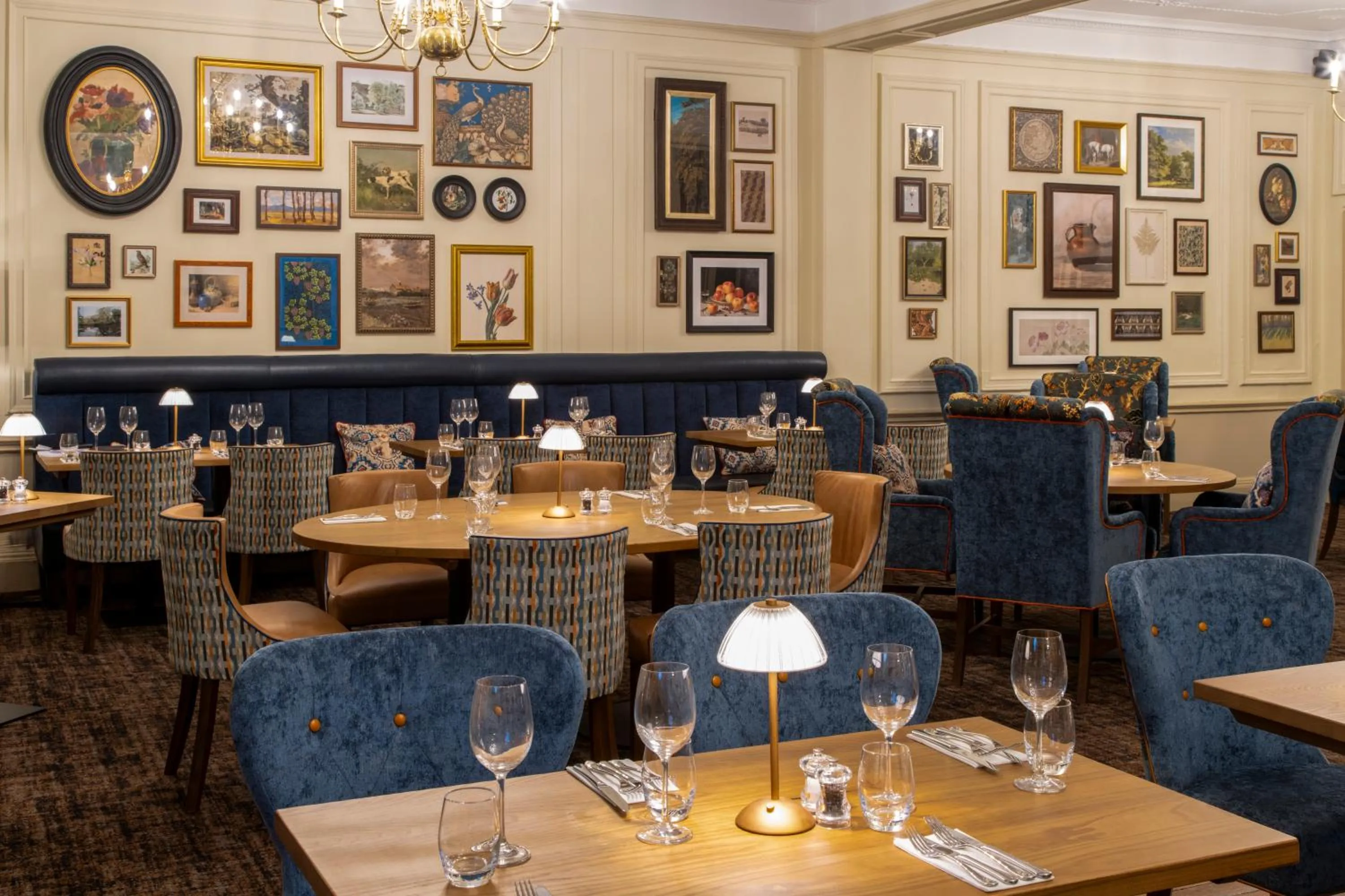 Restaurant/places to eat in The Warwick Arms Hotel - The Coaching Inn Group