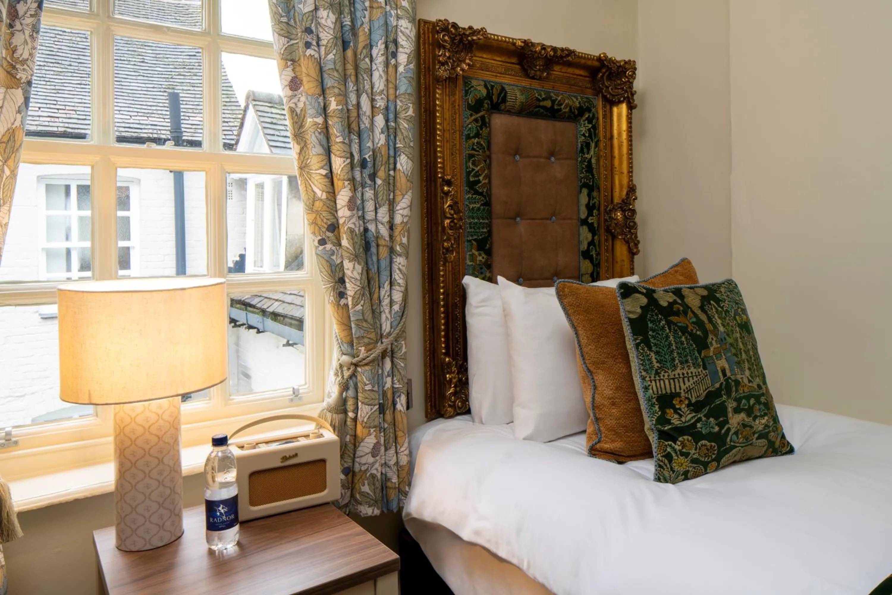 Bedroom, Bed in The Warwick Arms Hotel - The Coaching Inn Group