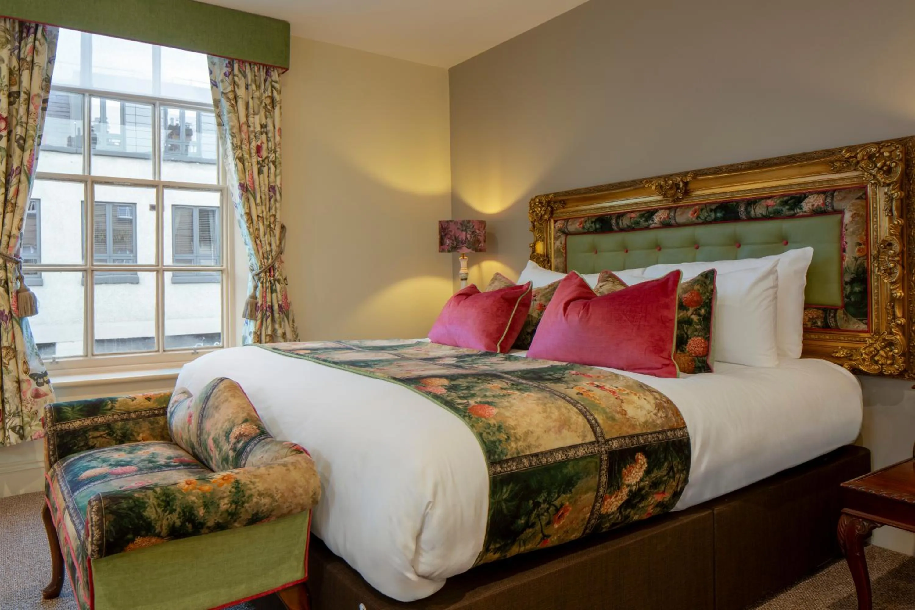 Bedroom, Bed in The Warwick Arms Hotel - The Coaching Inn Group