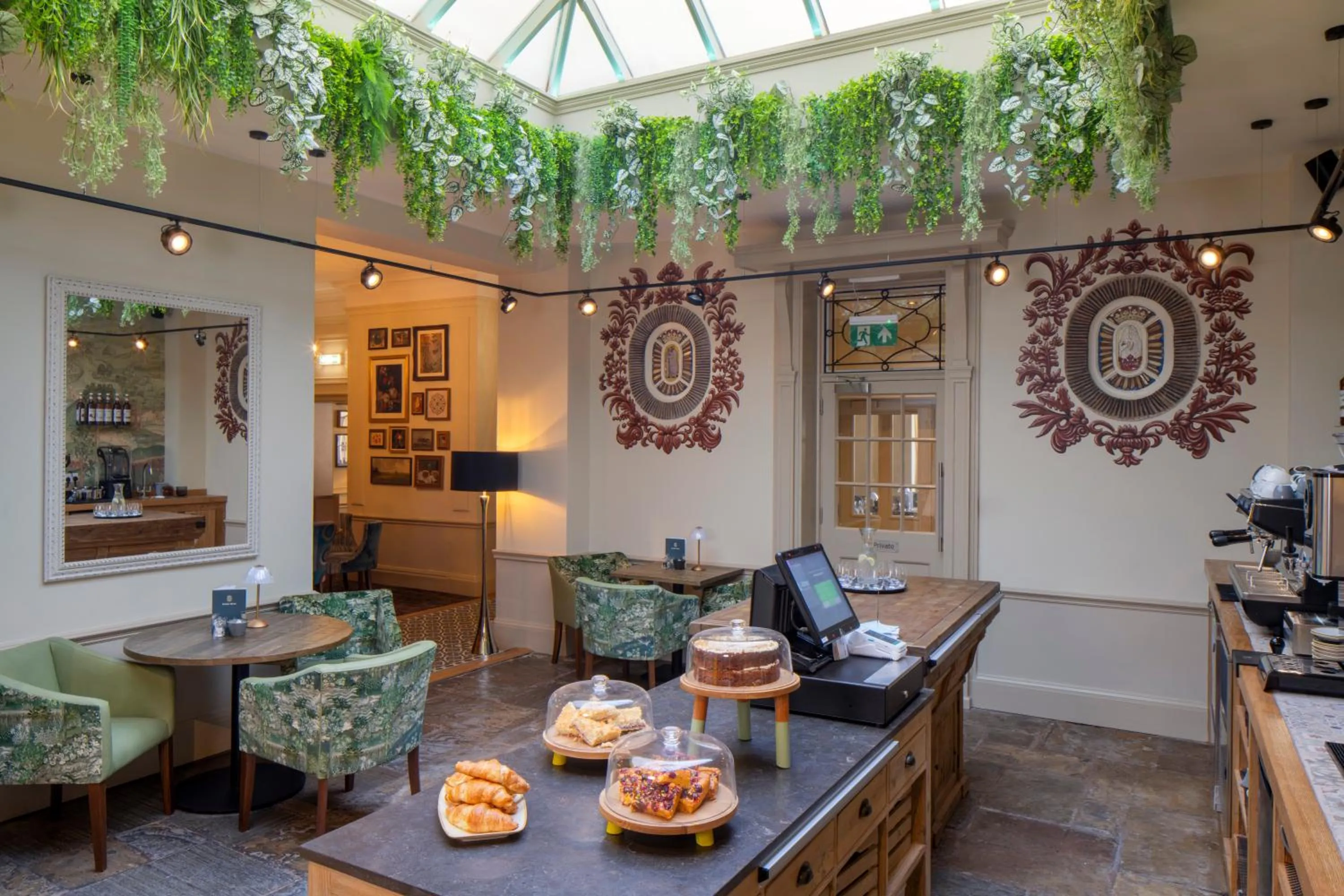 Coffee/tea facilities in The Warwick Arms Hotel - The Coaching Inn Group