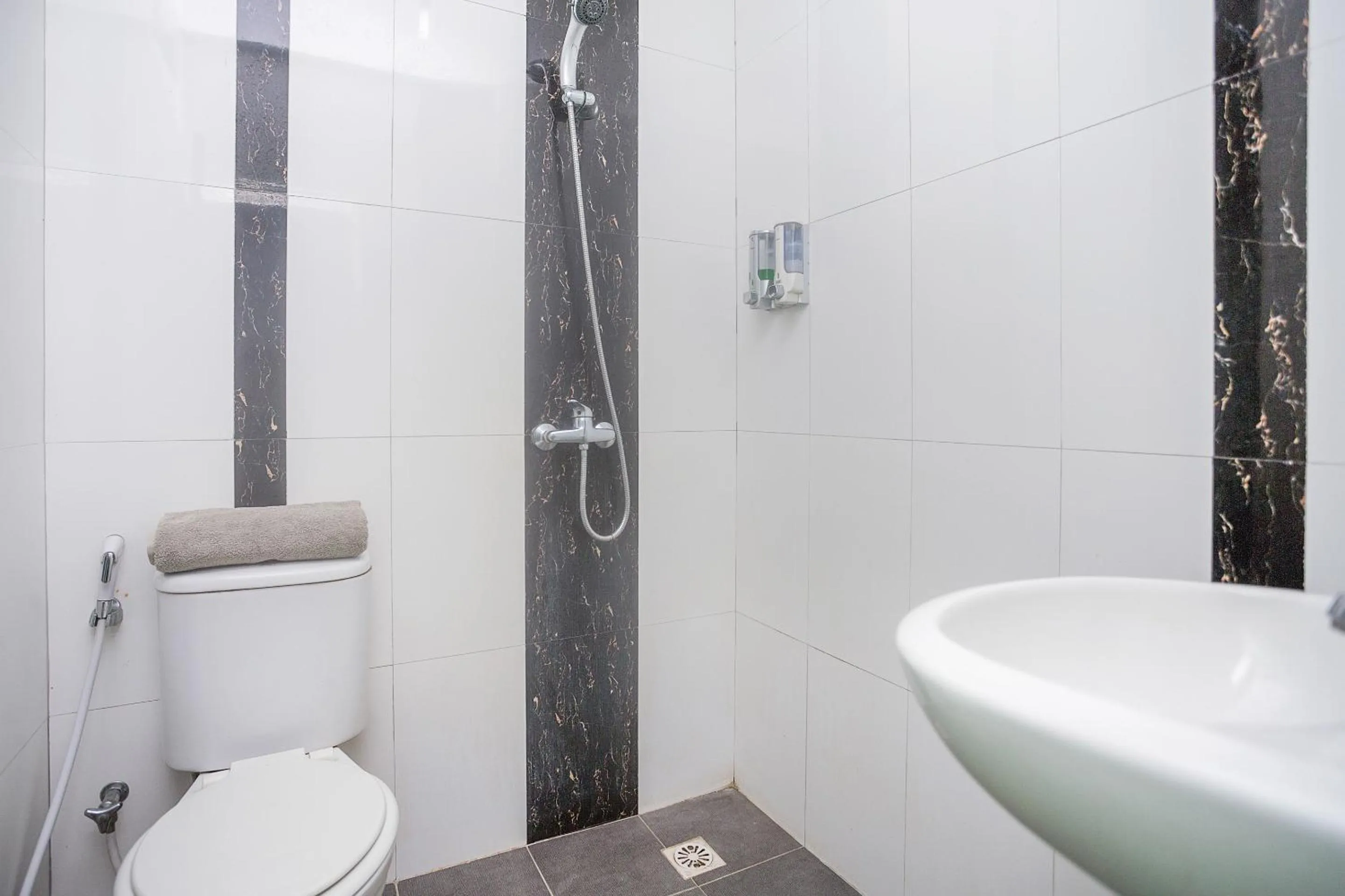 Bathroom in Hotel O Lapan Lapan