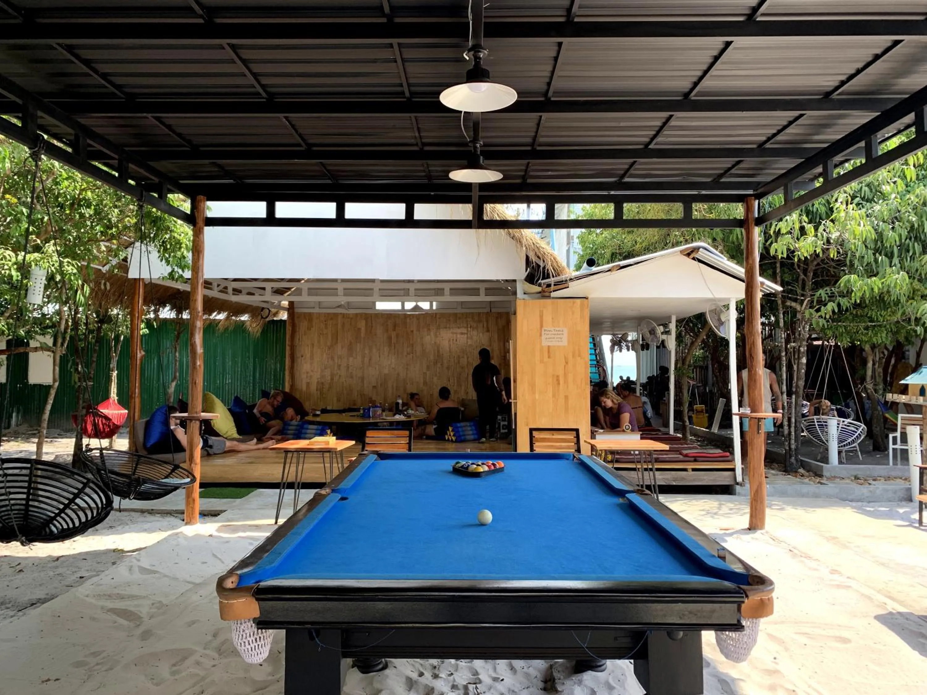 Billiard in Onederz Koh Rong Sanloem
