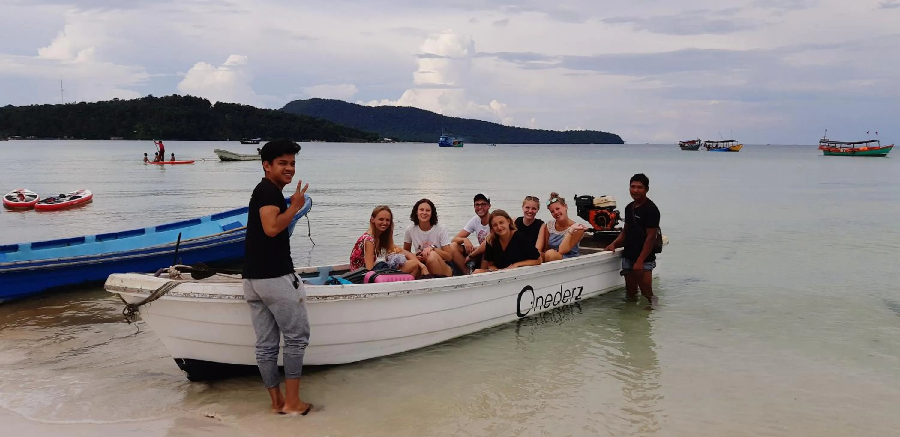 People in Onederz Koh Rong Sanloem