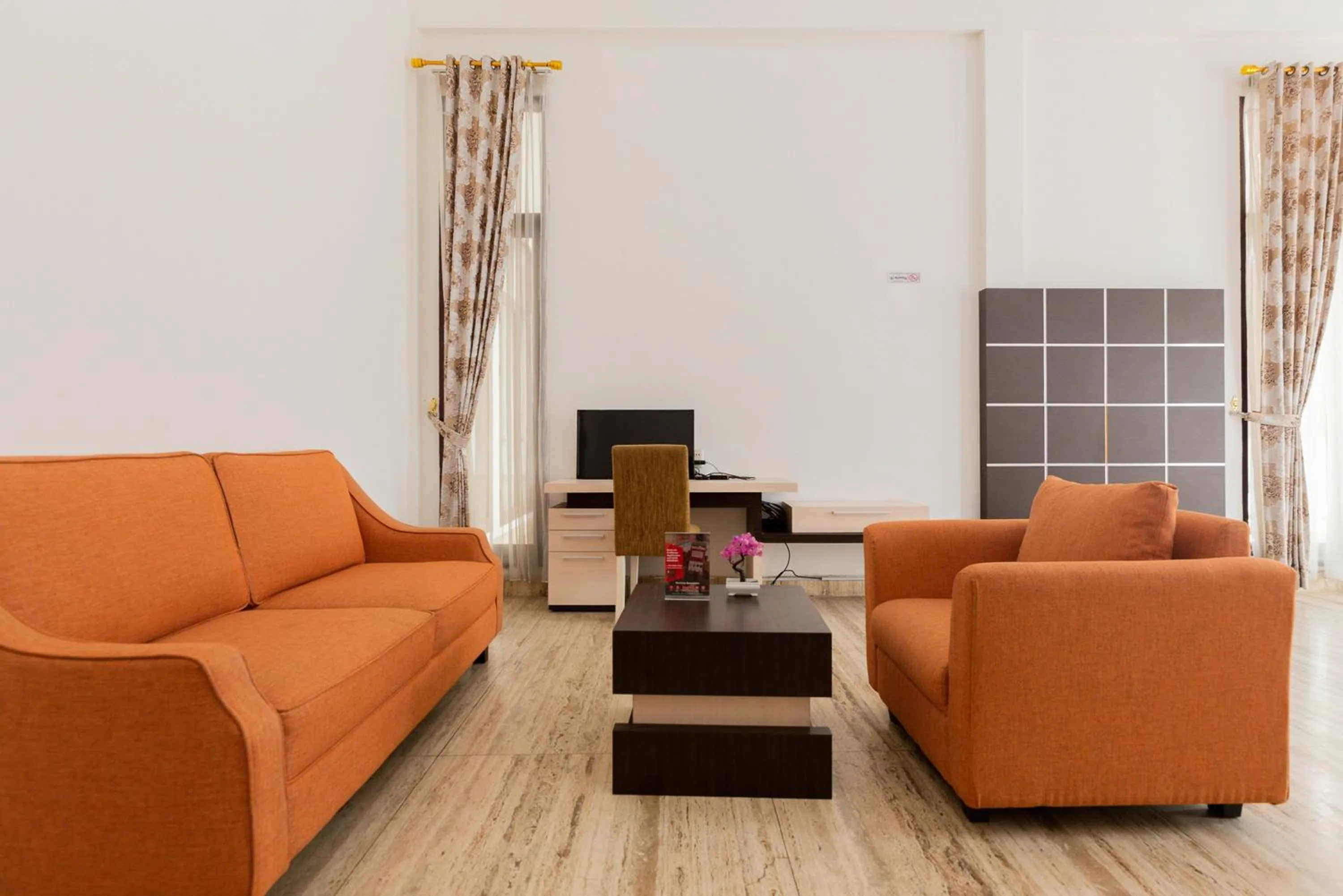 Living room in RedDoorz Premium near Stasiun Lenteng Agung