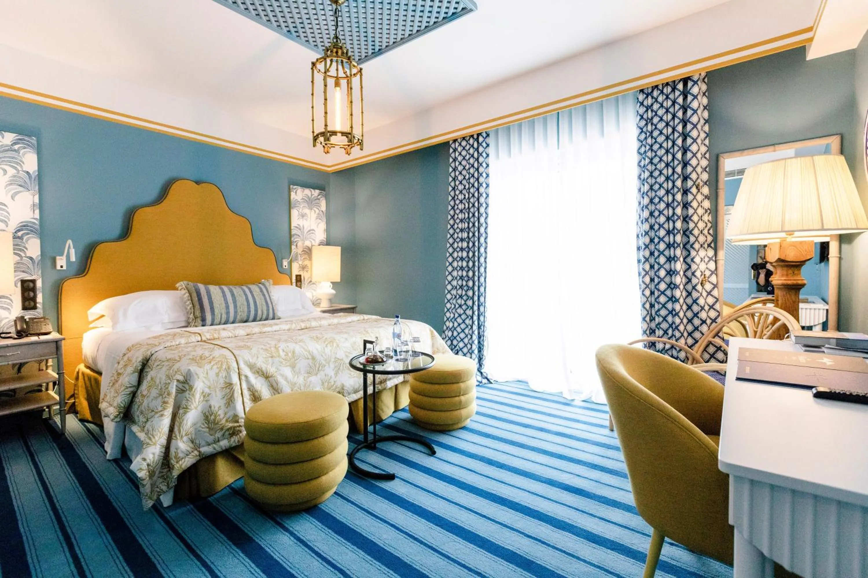 Photo of the whole room, Bed in The Albatroz Hotel