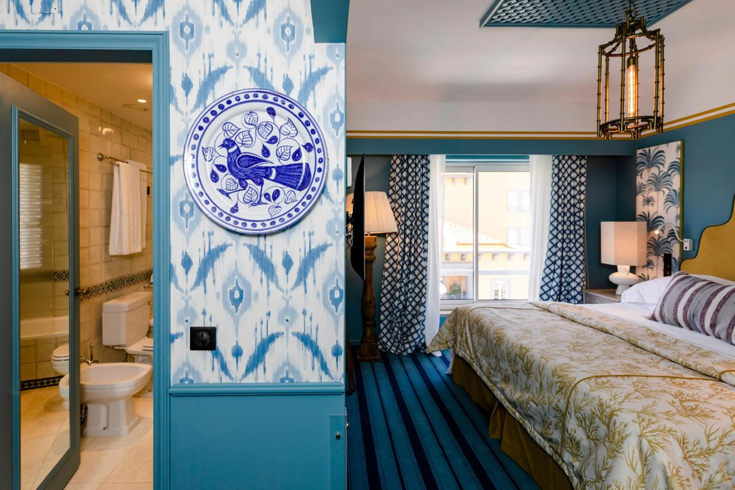 Photo of the whole room, Bed in The Albatroz Hotel