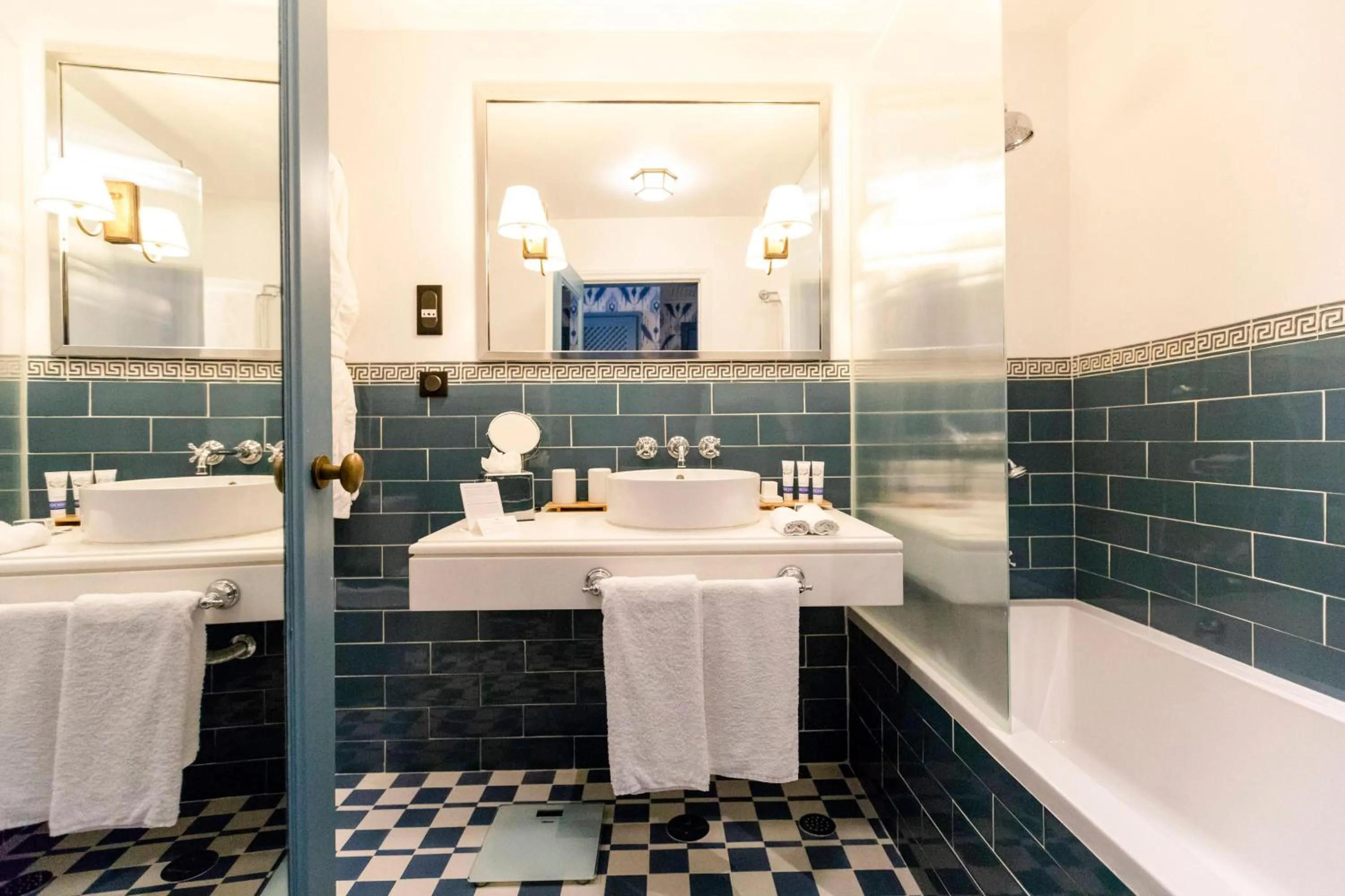 Bathroom in The Albatroz Hotel