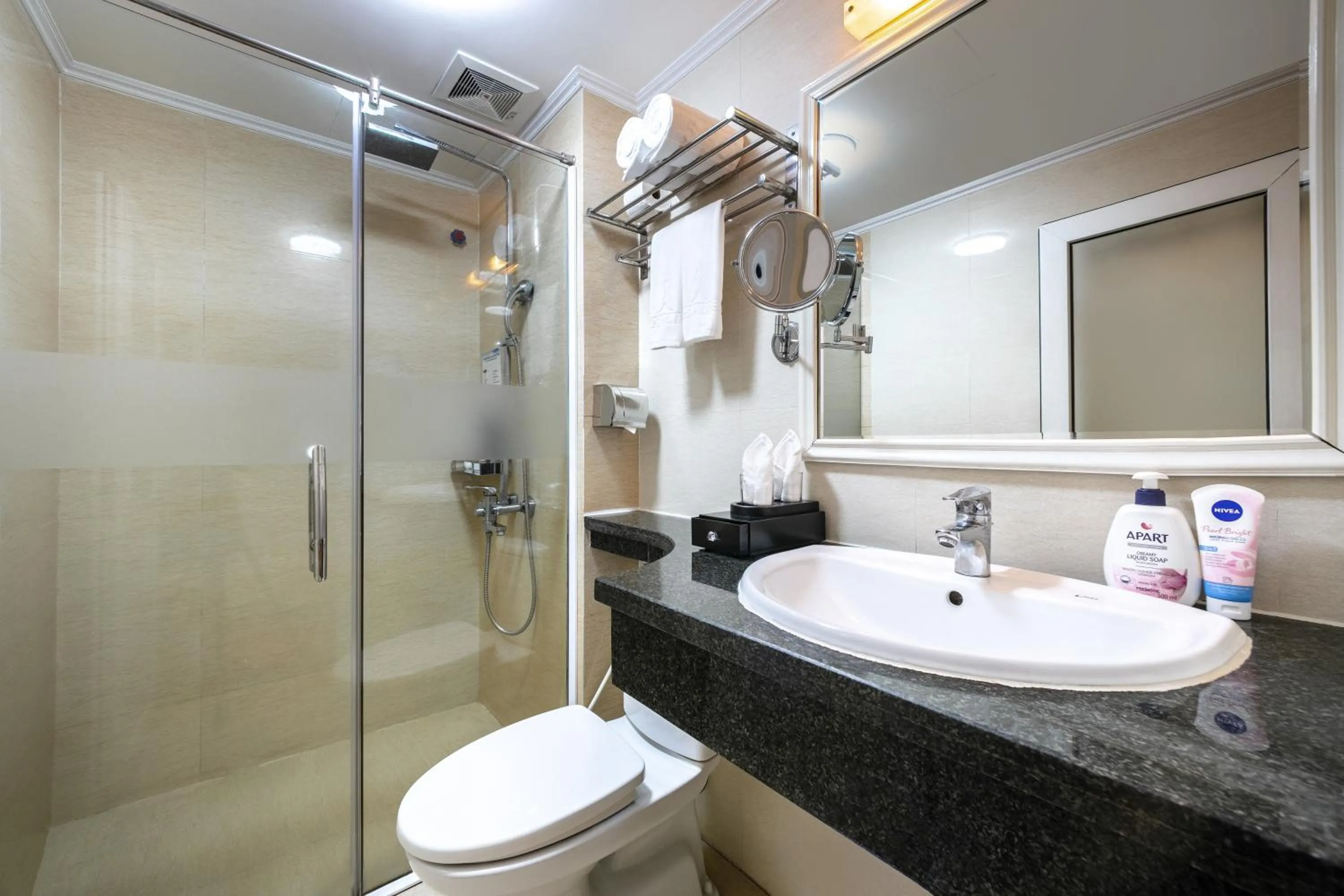 Toilet in A25 Hotel - Dịch Vọng Hậu