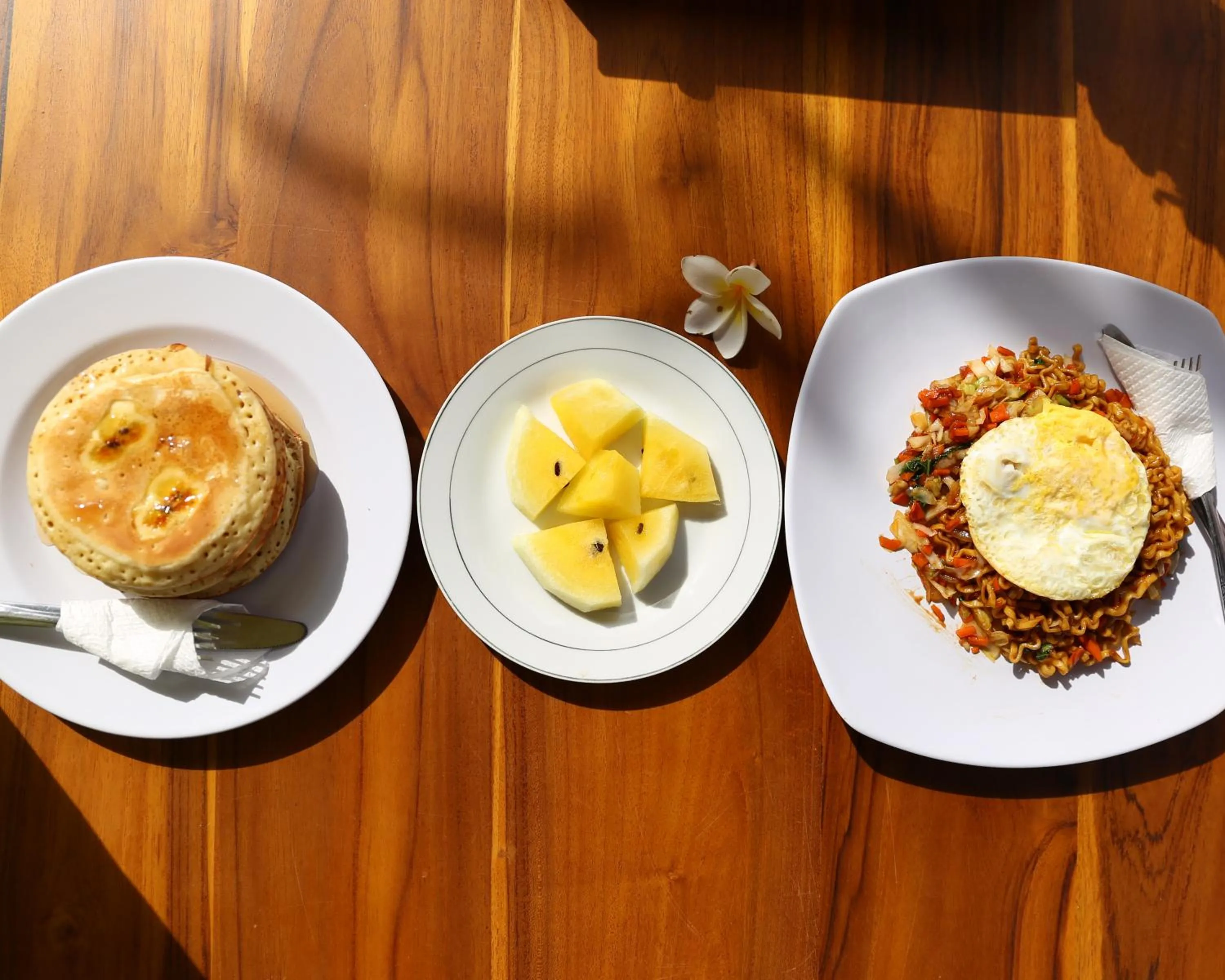 Breakfast in Kuri Garden Cottage