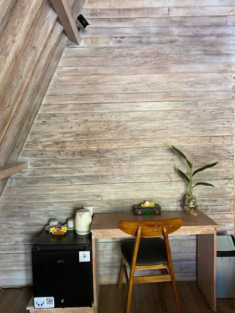 Dining area in Kuri Garden Cottage