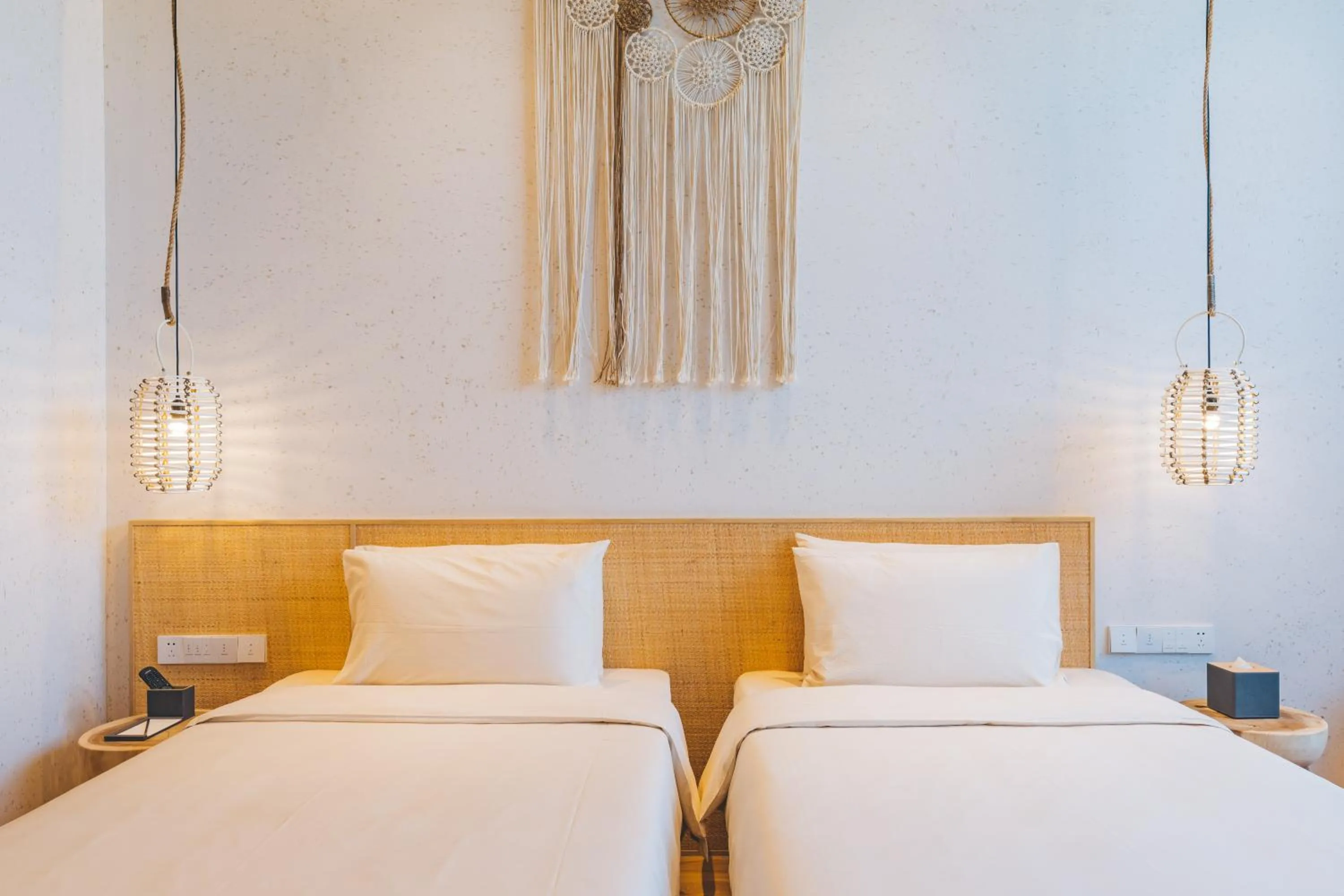 Bed in Manli Hotel Shanghai Pudong Airport Branch -Provide free shuttle buses to Pudong Airport and Disneyland