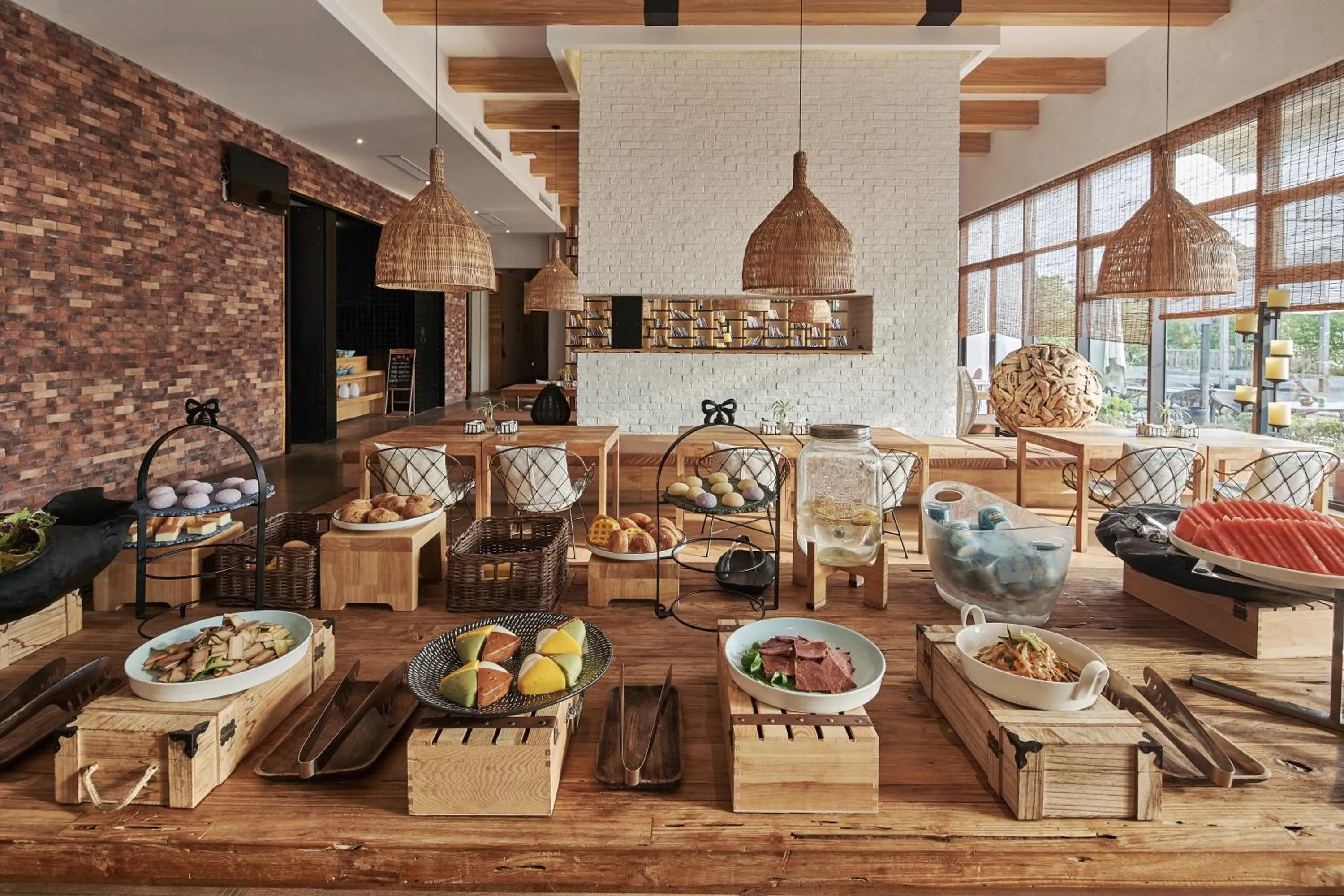 Breakfast in Manli Hotel Shanghai Pudong Airport Branch -Provide free shuttle buses to Pudong Airport and Disneyland