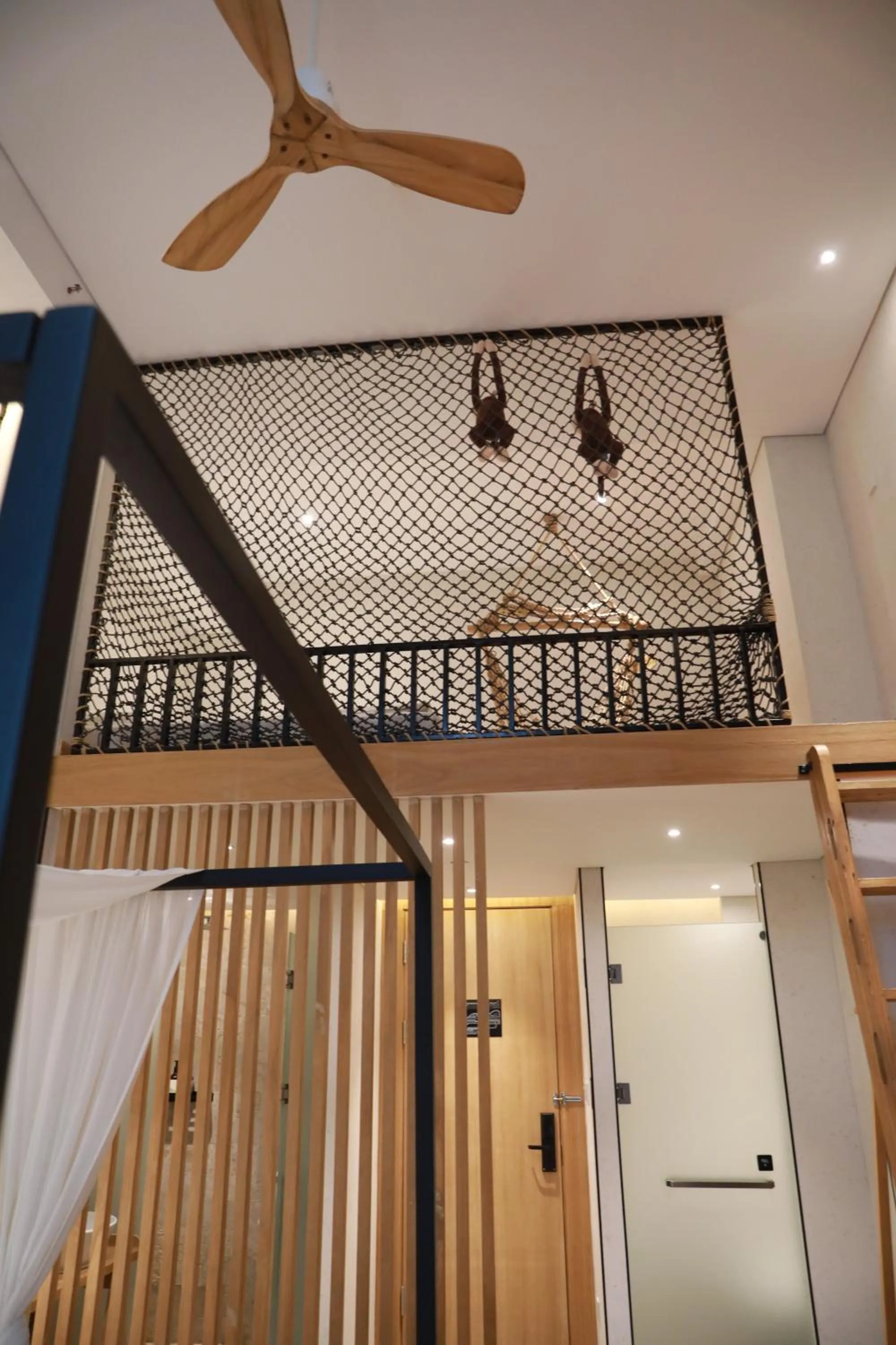 fireplace in Manli Hotel Shanghai Pudong Airport Branch -Provide free shuttle buses to Pudong Airport and Disneyland