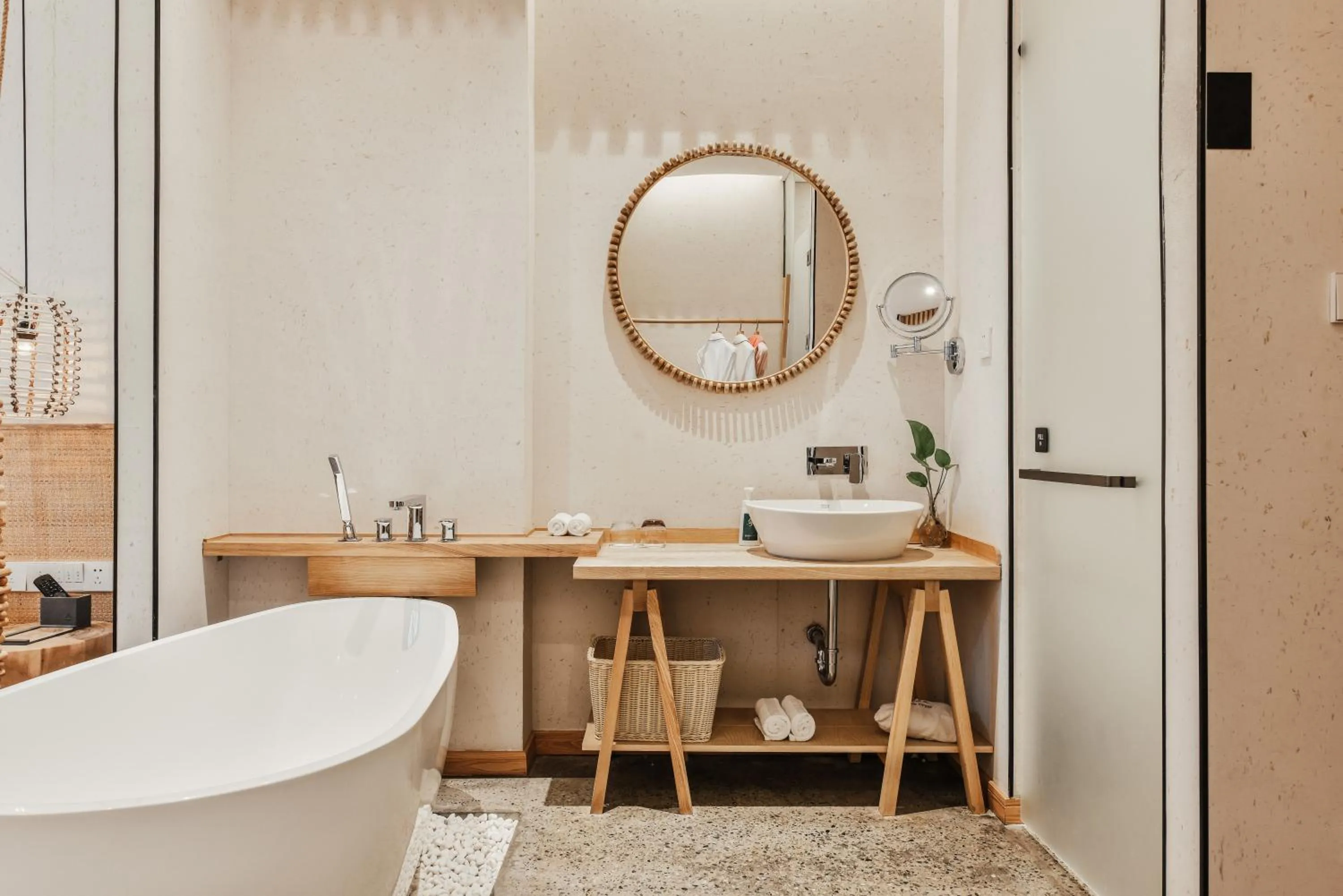 Bathroom in Manli Hotel Shanghai Pudong Airport Branch -Provide free shuttle buses to Pudong Airport and Disneyland