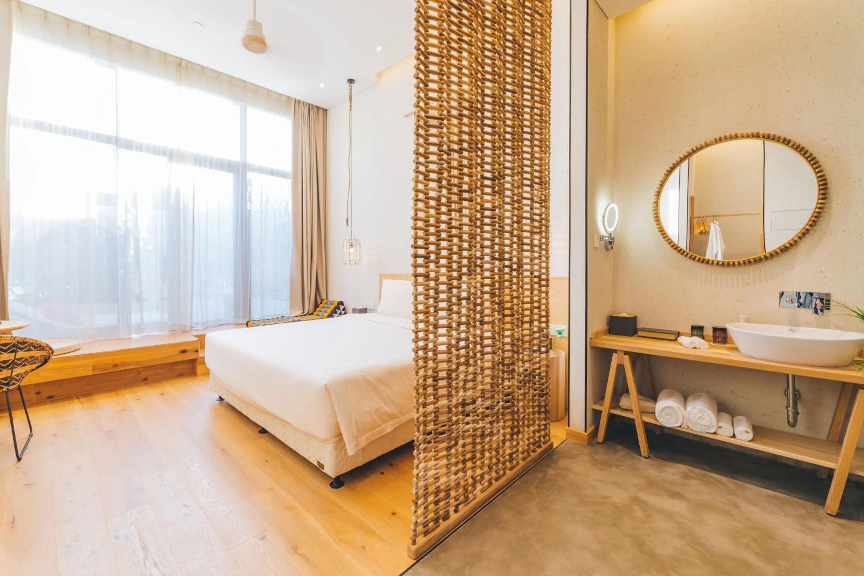 Photo of the whole room, Bed in Manli Hotel Shanghai Pudong Airport Branch -Provide free shuttle buses to Pudong Airport and Disneyland