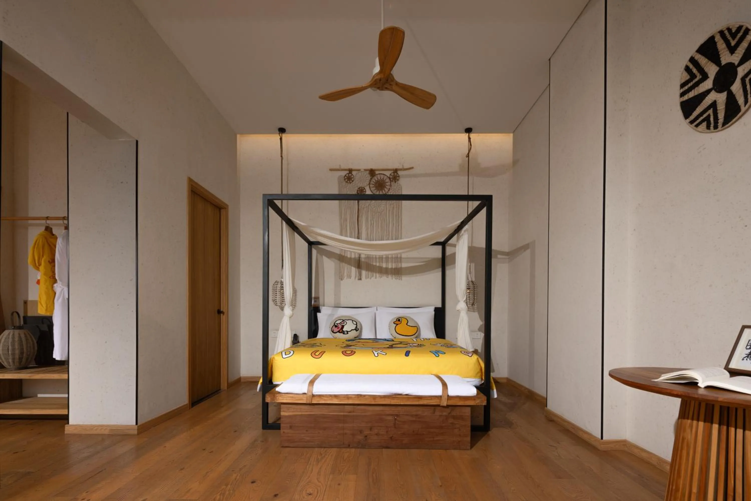 Bed in Manli Hotel Shanghai Pudong Airport Branch -Provide free shuttle buses to Pudong Airport and Disneyland