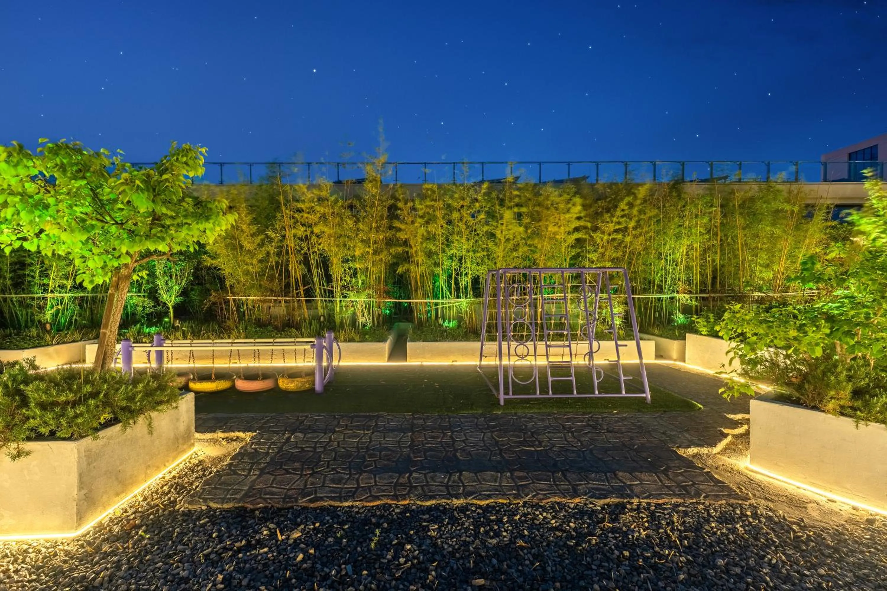 Garden view in Manli Hotel Shanghai Pudong Airport Branch -Provide free shuttle buses to Pudong Airport and Disneyland