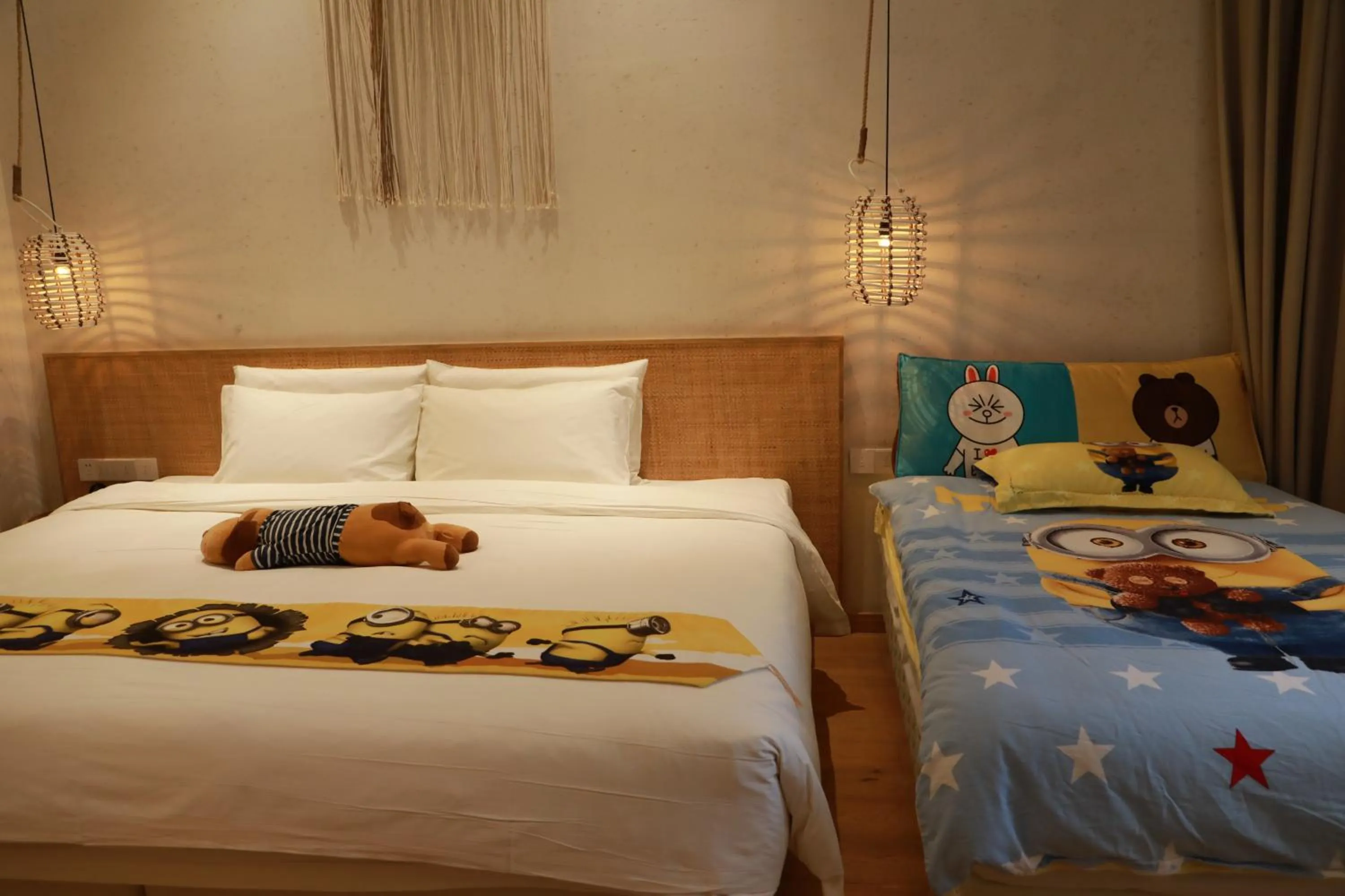 Bed in Manli Hotel Shanghai Pudong Airport Branch -Provide free shuttle buses to Pudong Airport and Disneyland