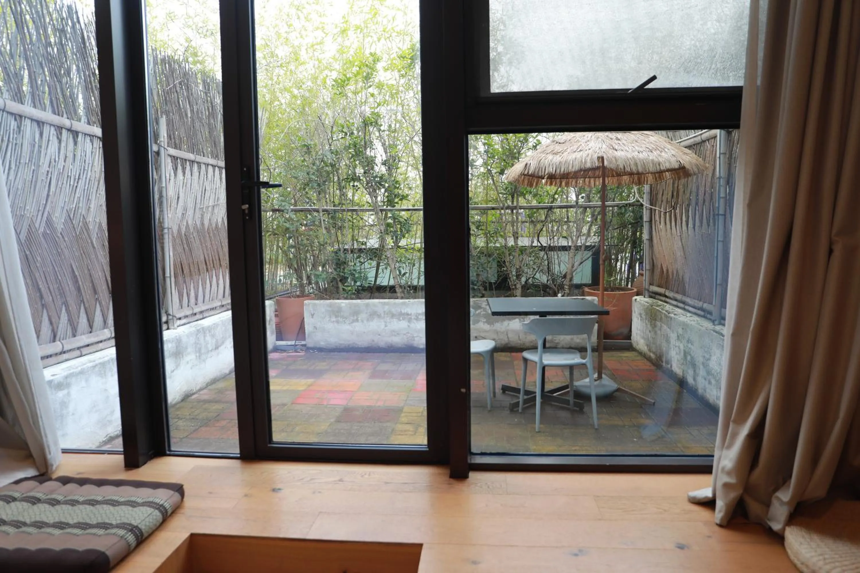 Garden in Manli Hotel Shanghai Pudong Airport Branch -Provide free shuttle buses to Pudong Airport and Disneyland