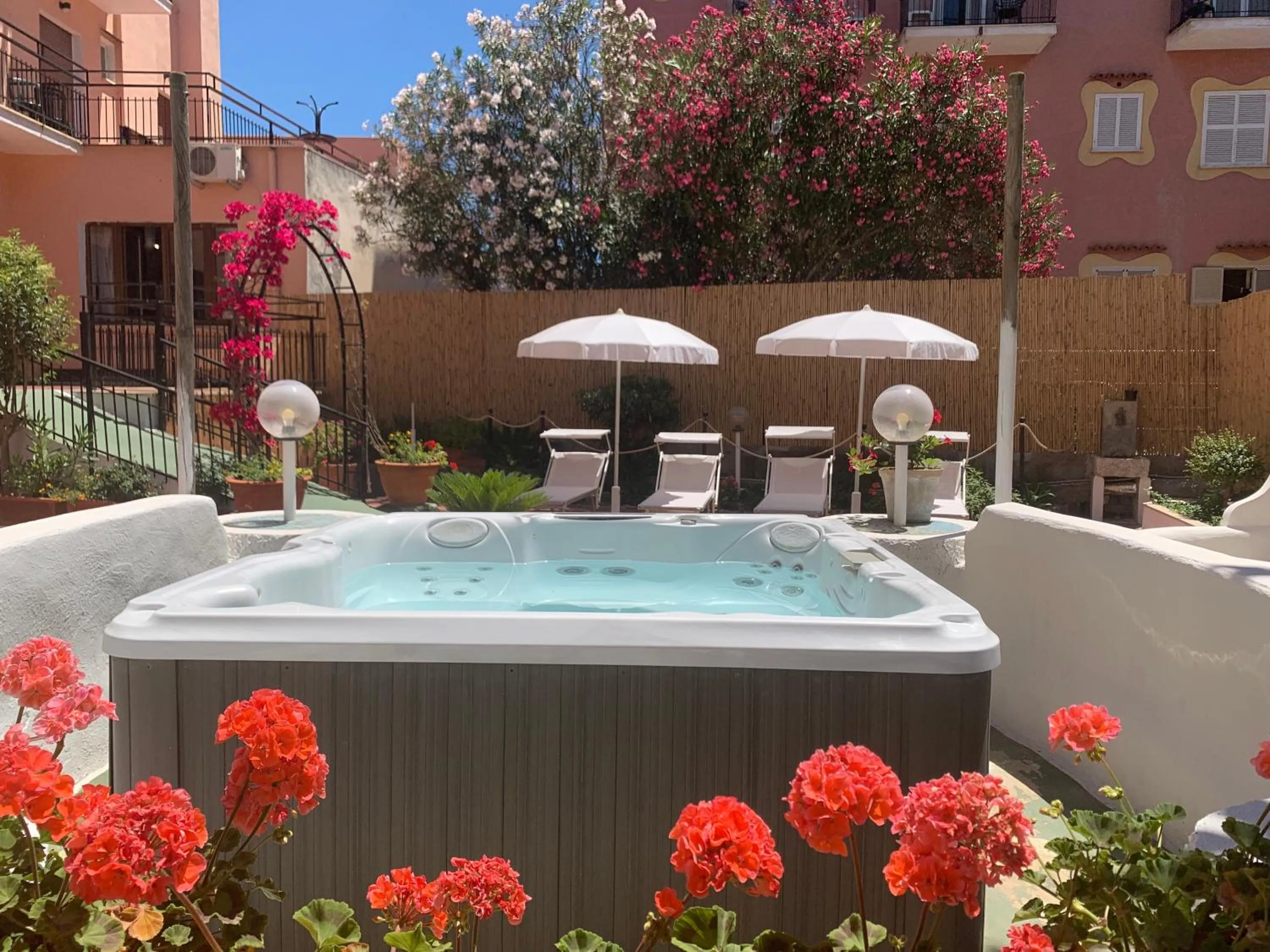 Hot Tub in Hotel Conte