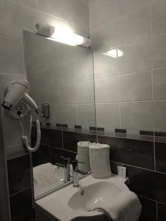 Bathroom in Terminus Fontainebleau Avon