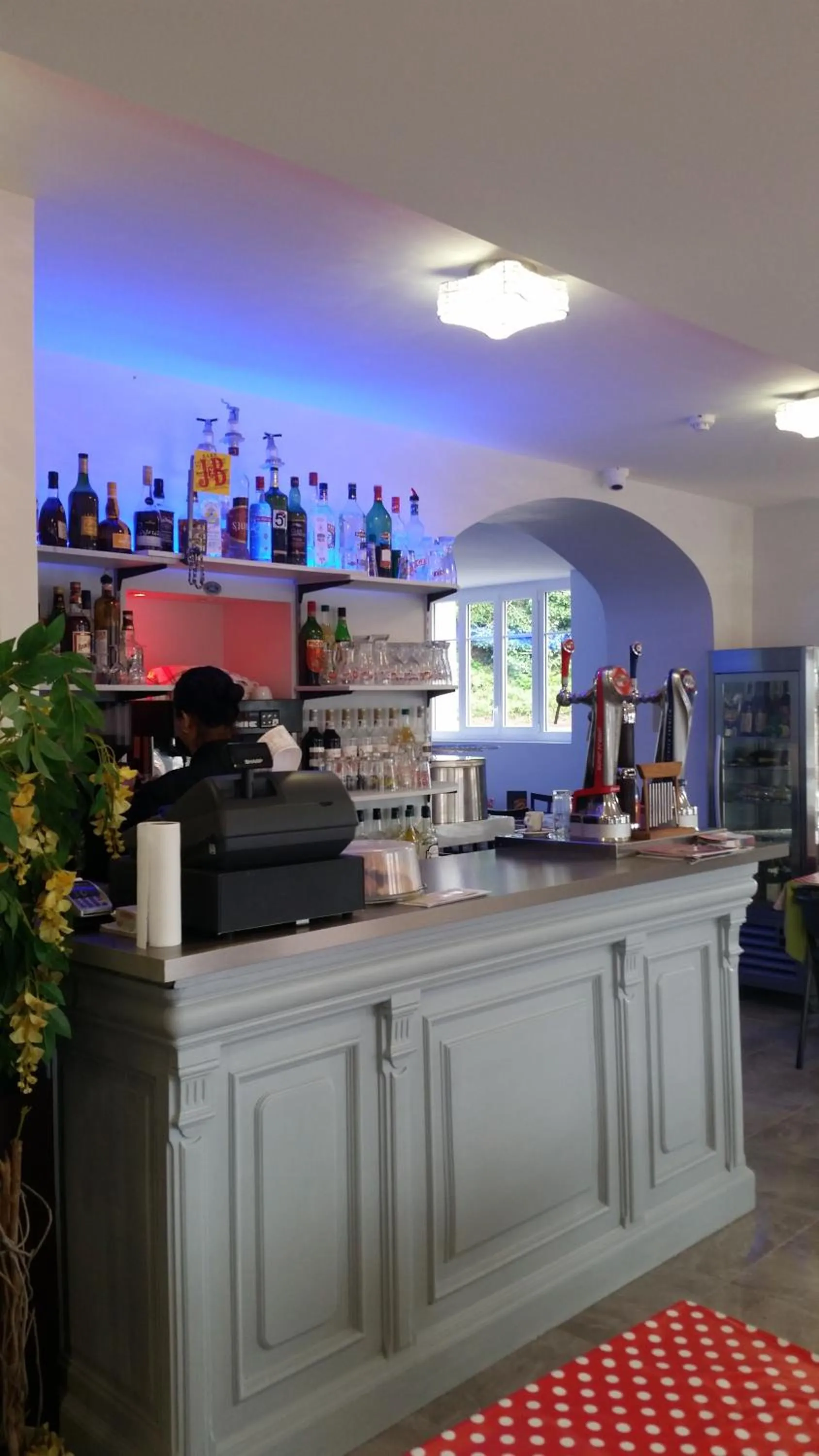 Lounge or bar in Terminus Fontainebleau Avon