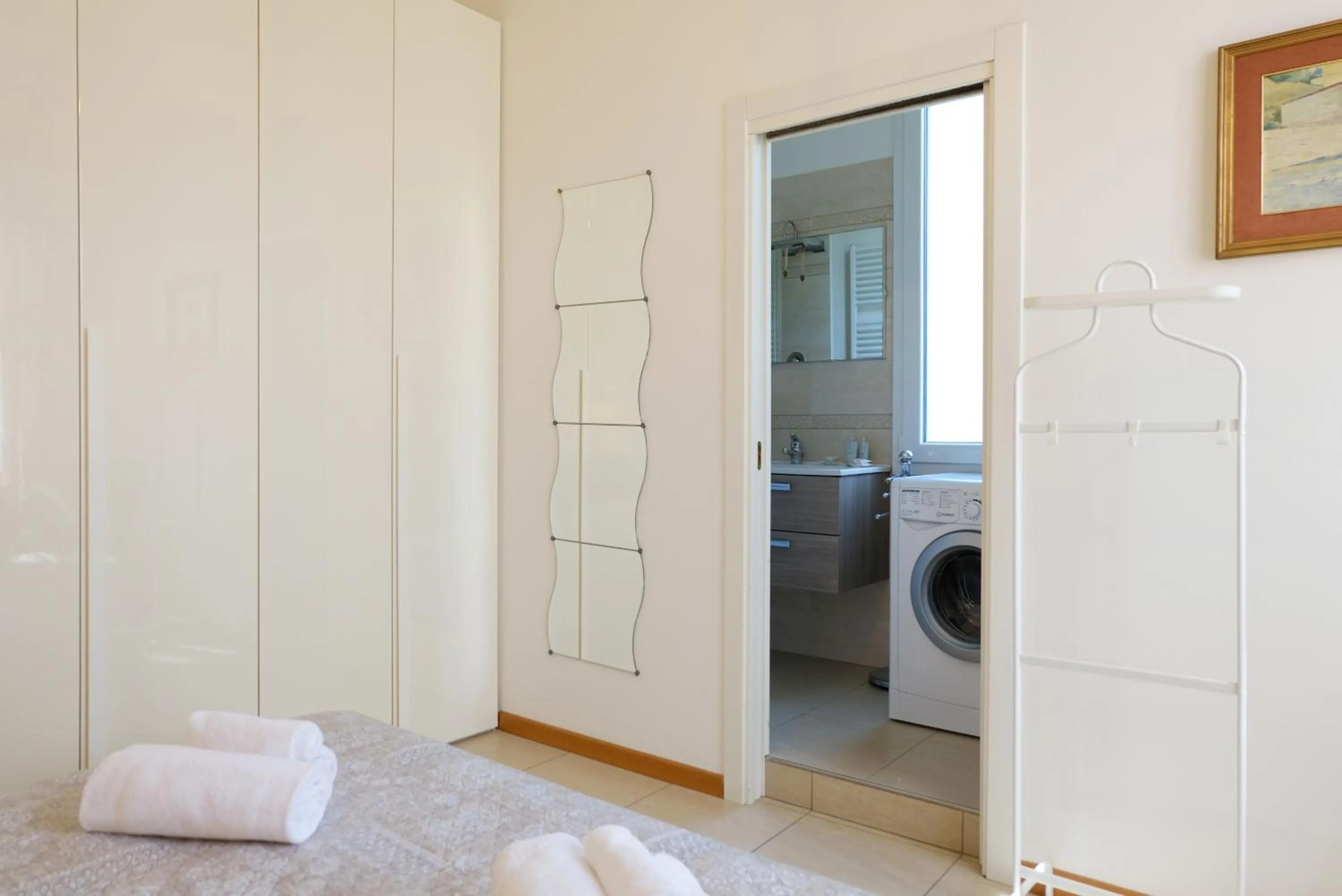 Bedroom in GuestHost - Marconi Airport Cozy Dream Flat