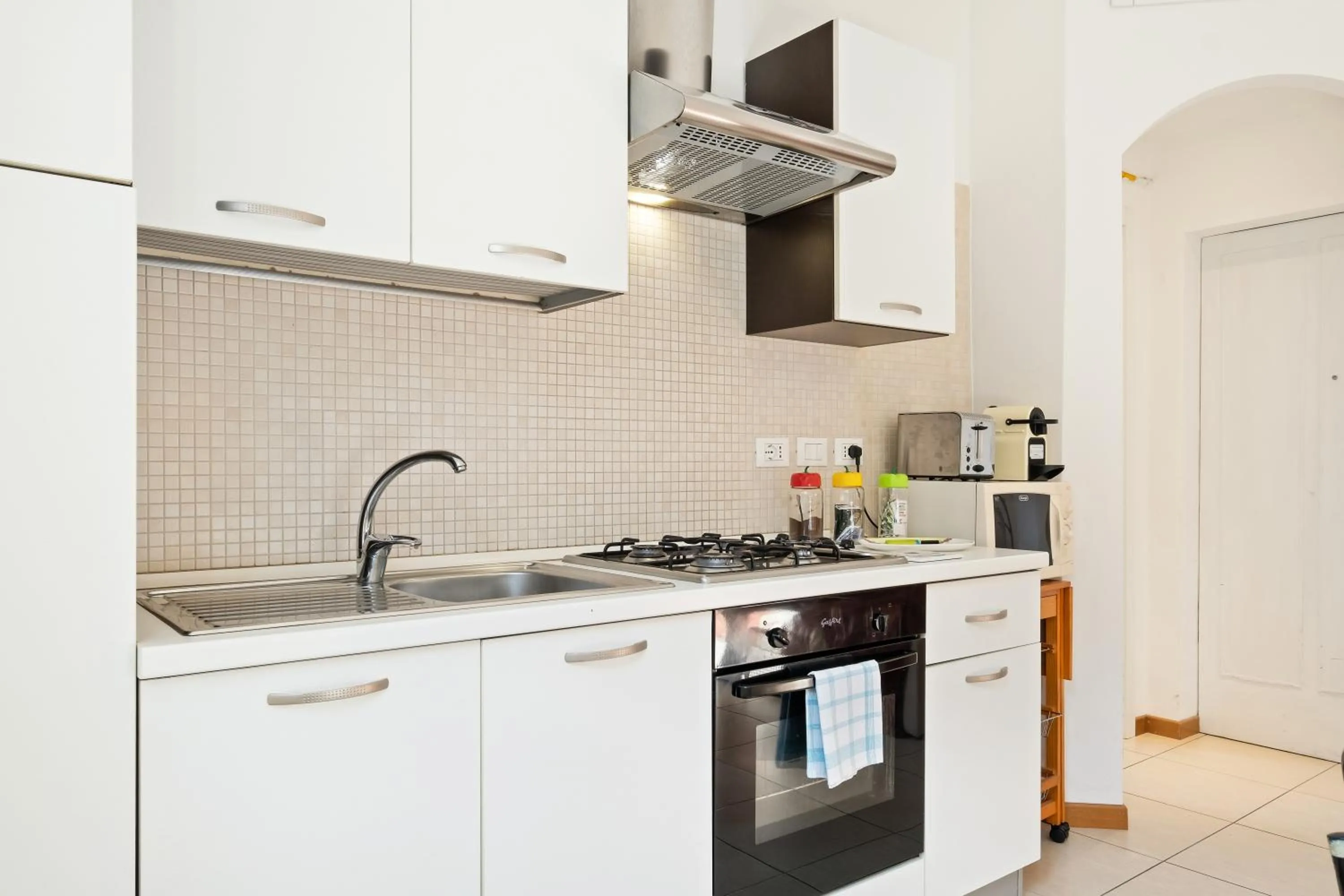 Kitchen or kitchenette in GuestHost - Marconi Airport Cozy Dream Flat
