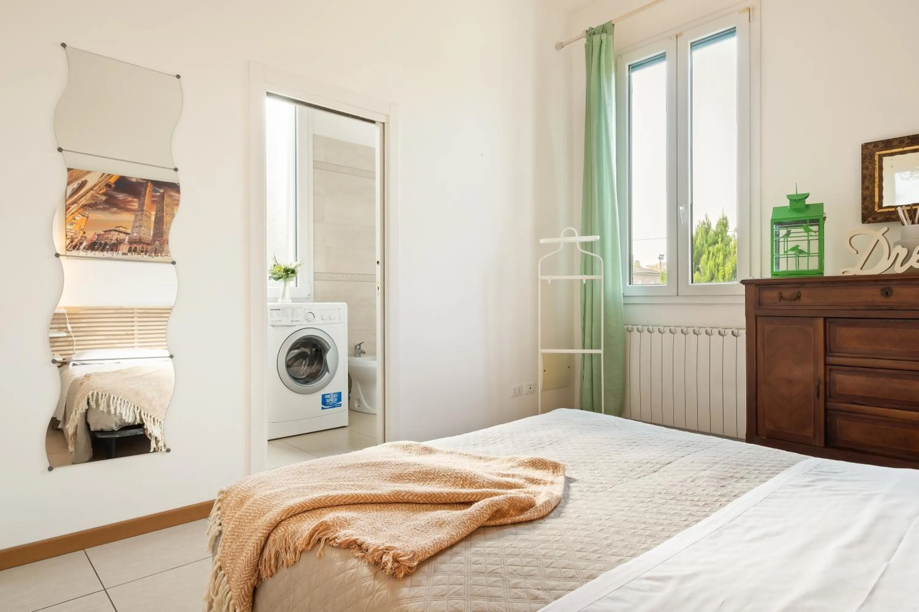 Bedroom, Bed in GuestHost - Marconi Airport Cozy Dream Flat