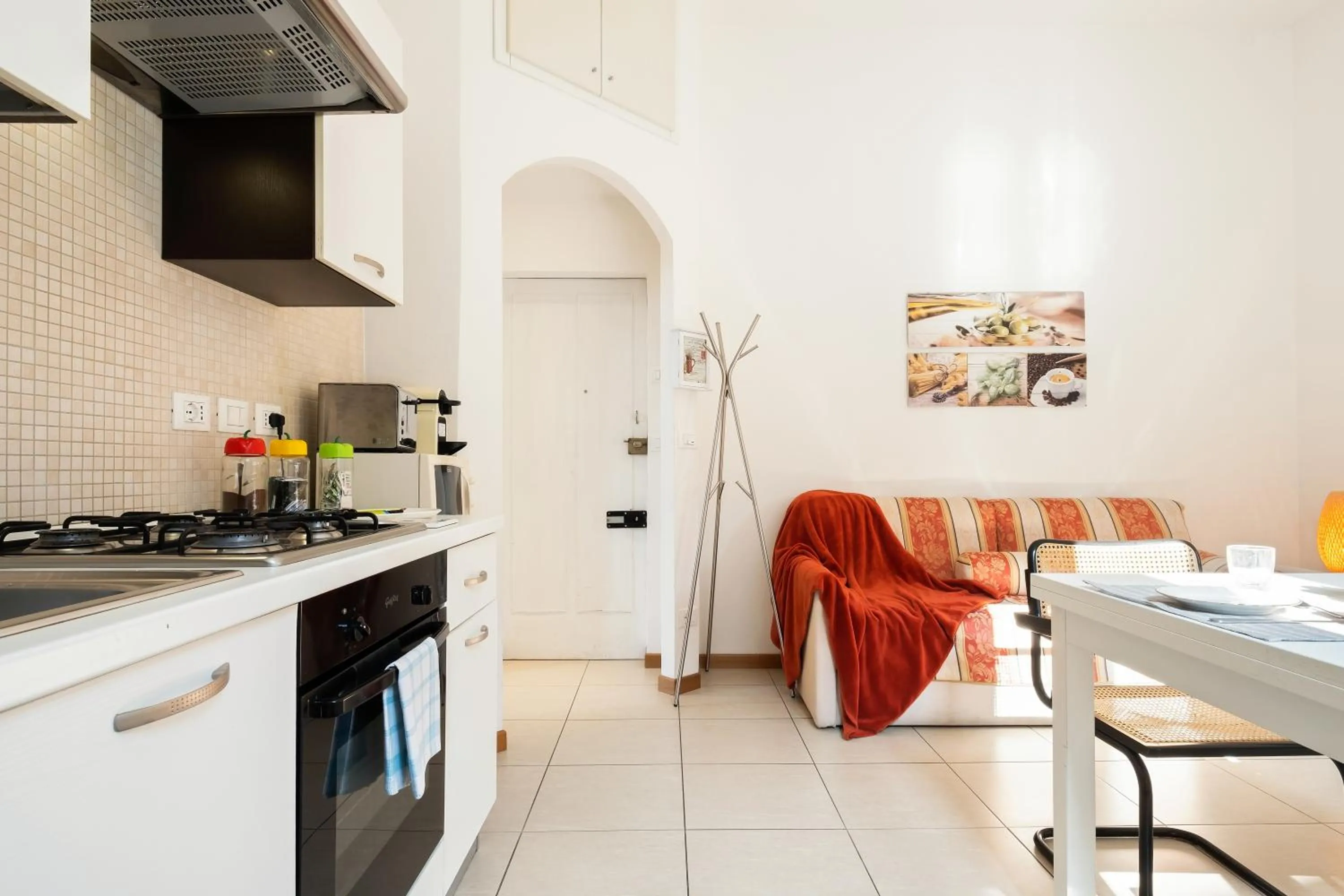 Kitchen or kitchenette in GuestHost - Marconi Airport Cozy Dream Flat