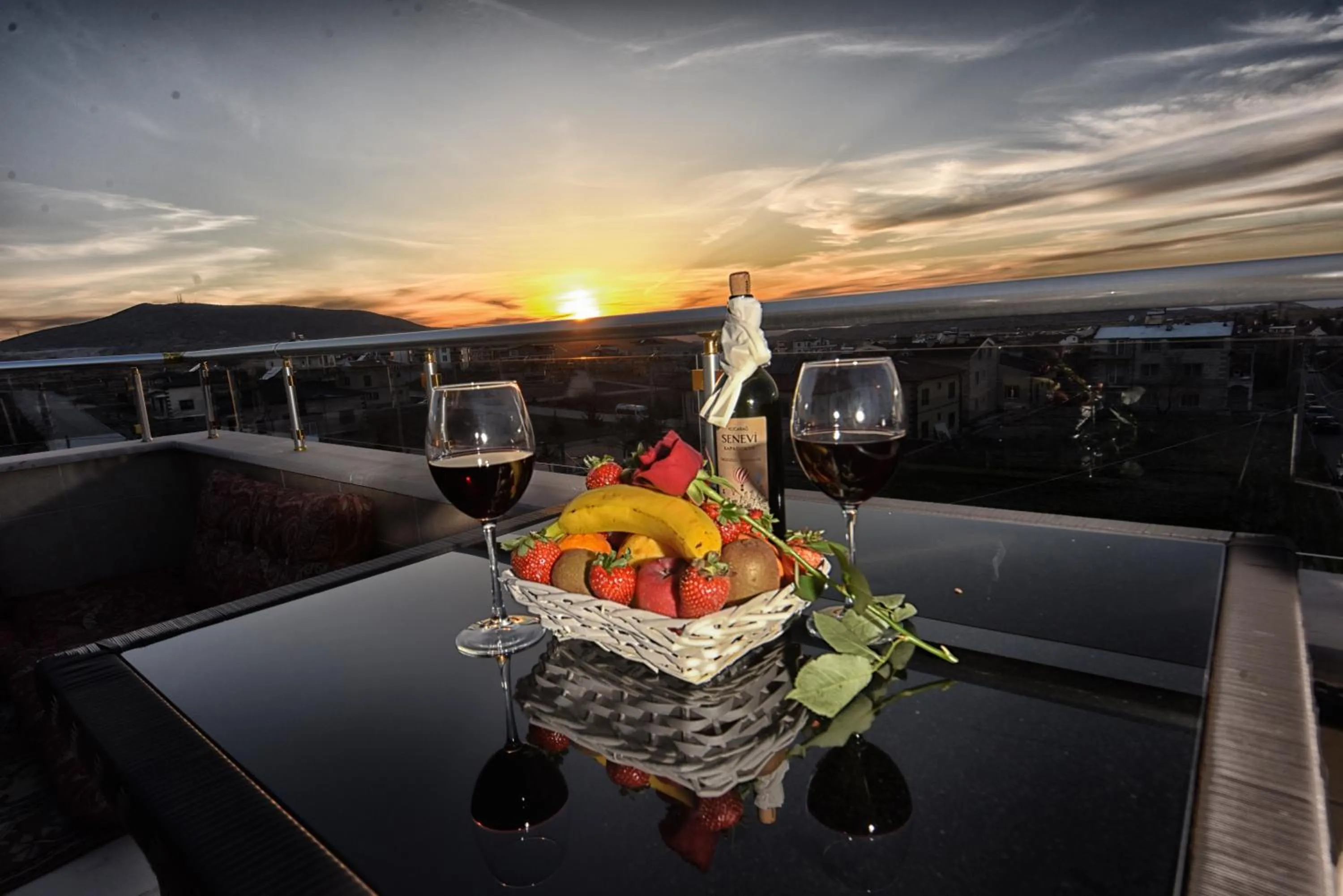 Restaurant/places to eat in EL NAZAR STONE SUİTE