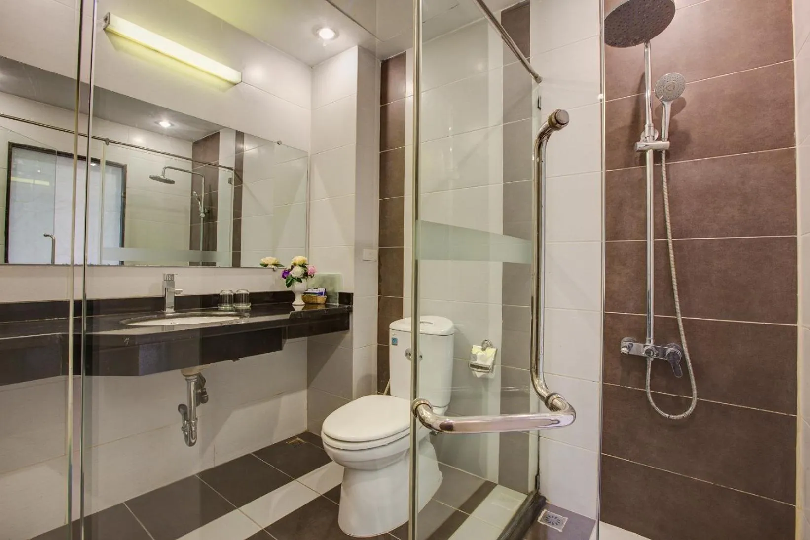 Shower in TQT 2 Hotel