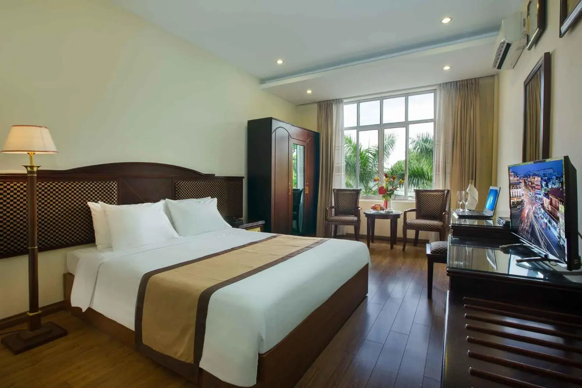 Deluxe King Room in TQT 2 Hotel Deluxe King Room in TQT 2 Hotel