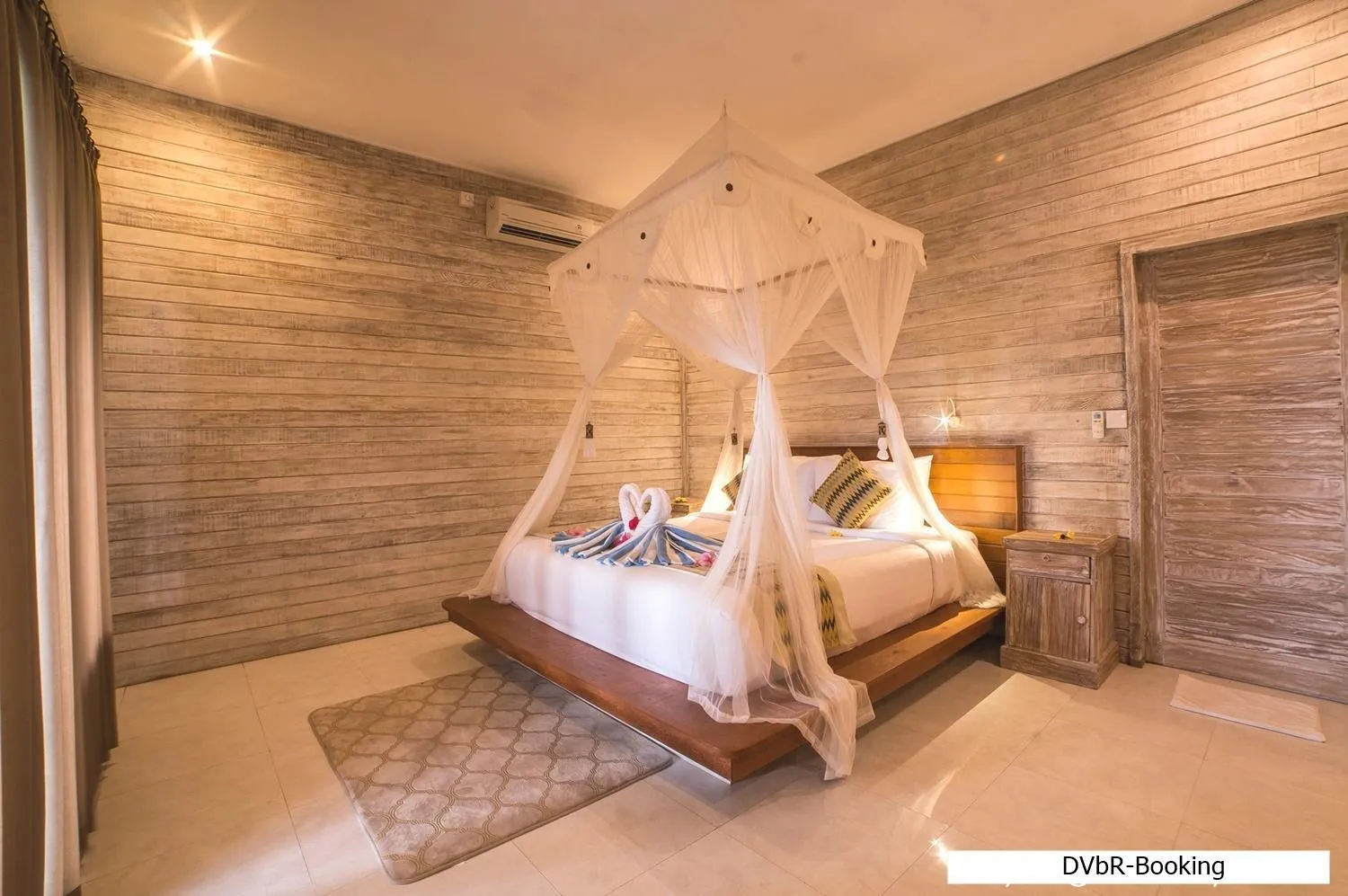Bed in Dayung Villas By Reccoma