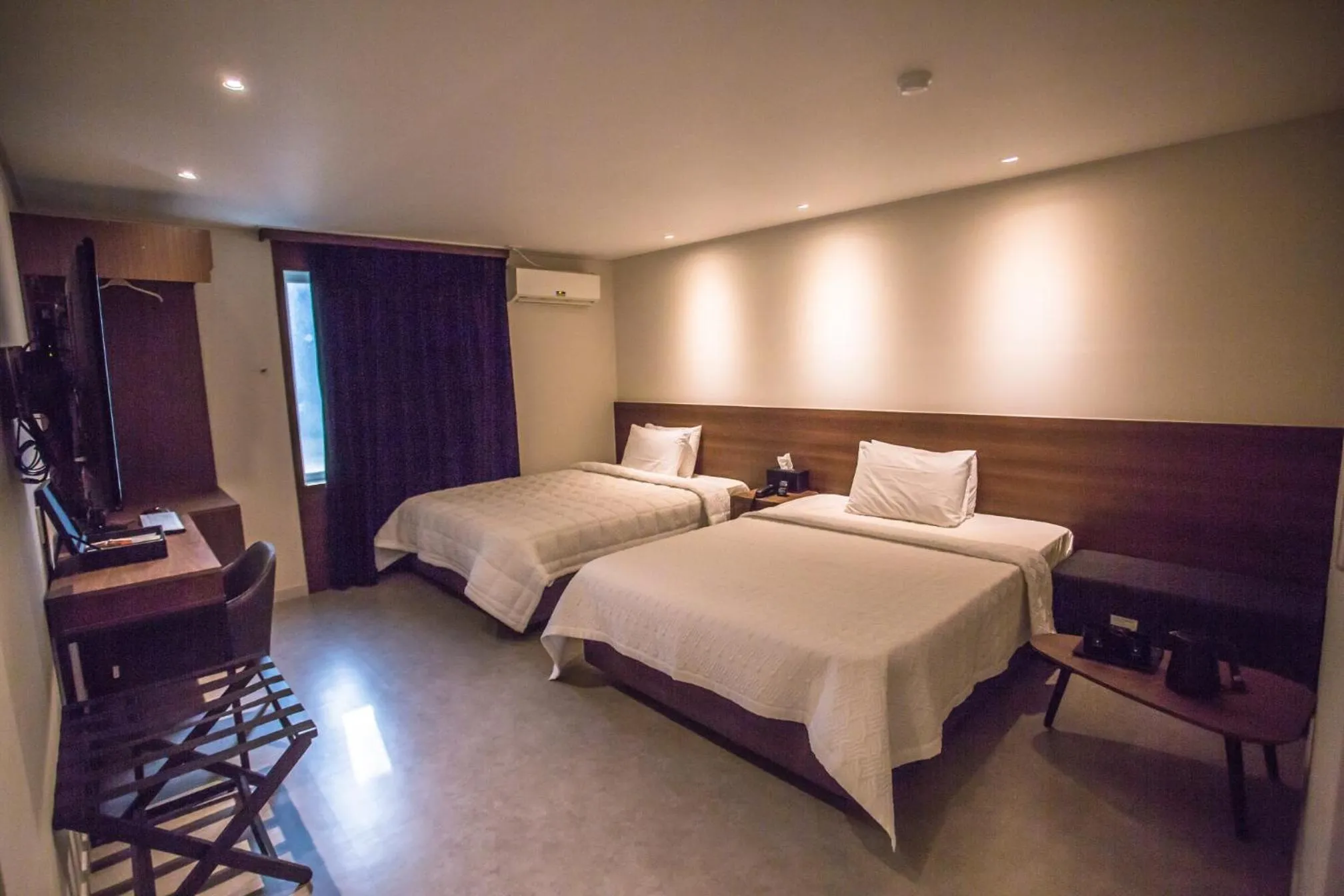 Photo of the whole room, Bed in Hotel Egg