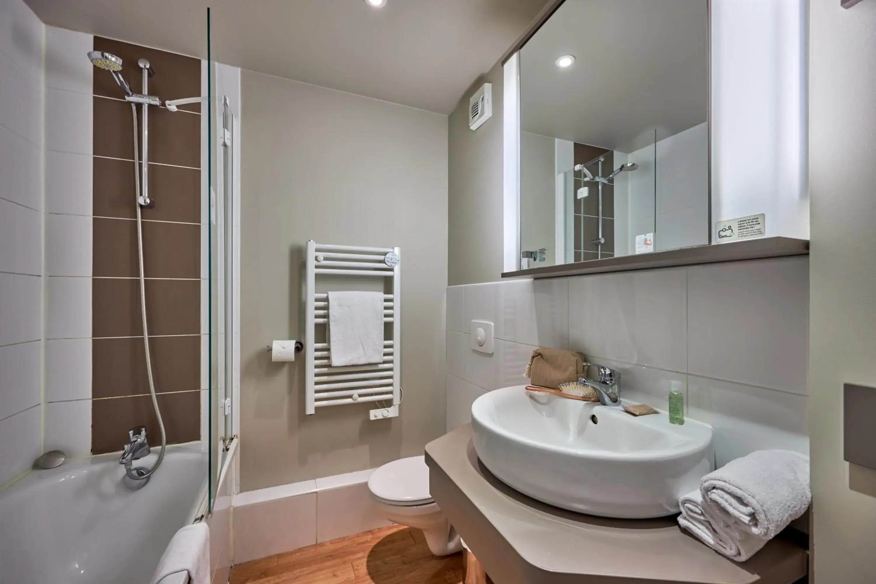 One-Bedroom Apartment with Terrace or Balcony (4 People) in Pierre & Vacances Résidence Le Chant des Oiseaux One-Bedroom Apartment with Terrace or Balcony (4 People) in Pierre & Vacances Résidence Le Chant des Oiseaux