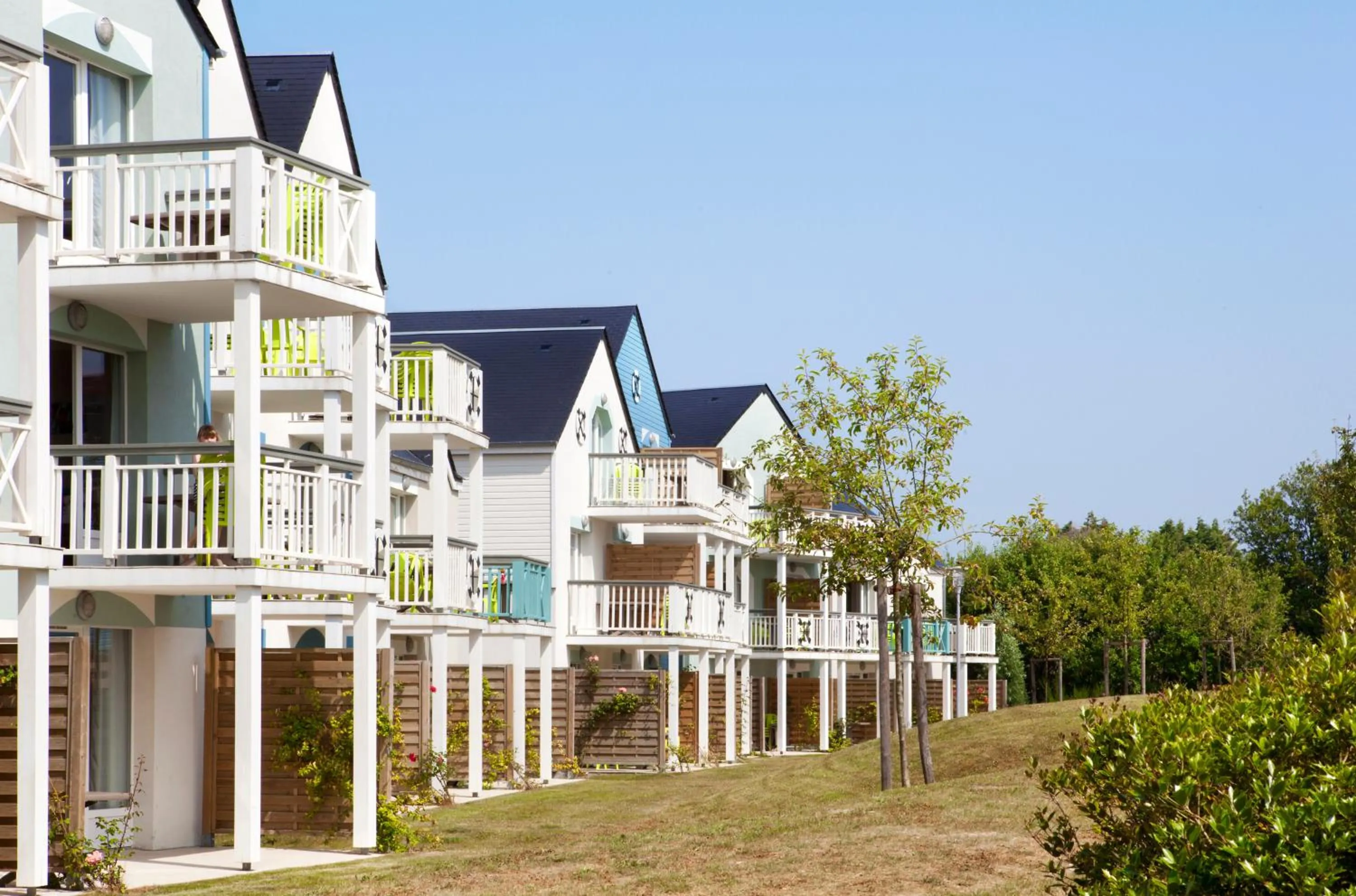 Property building in Pierre & Vacances Résidence Le Chant des Oiseaux