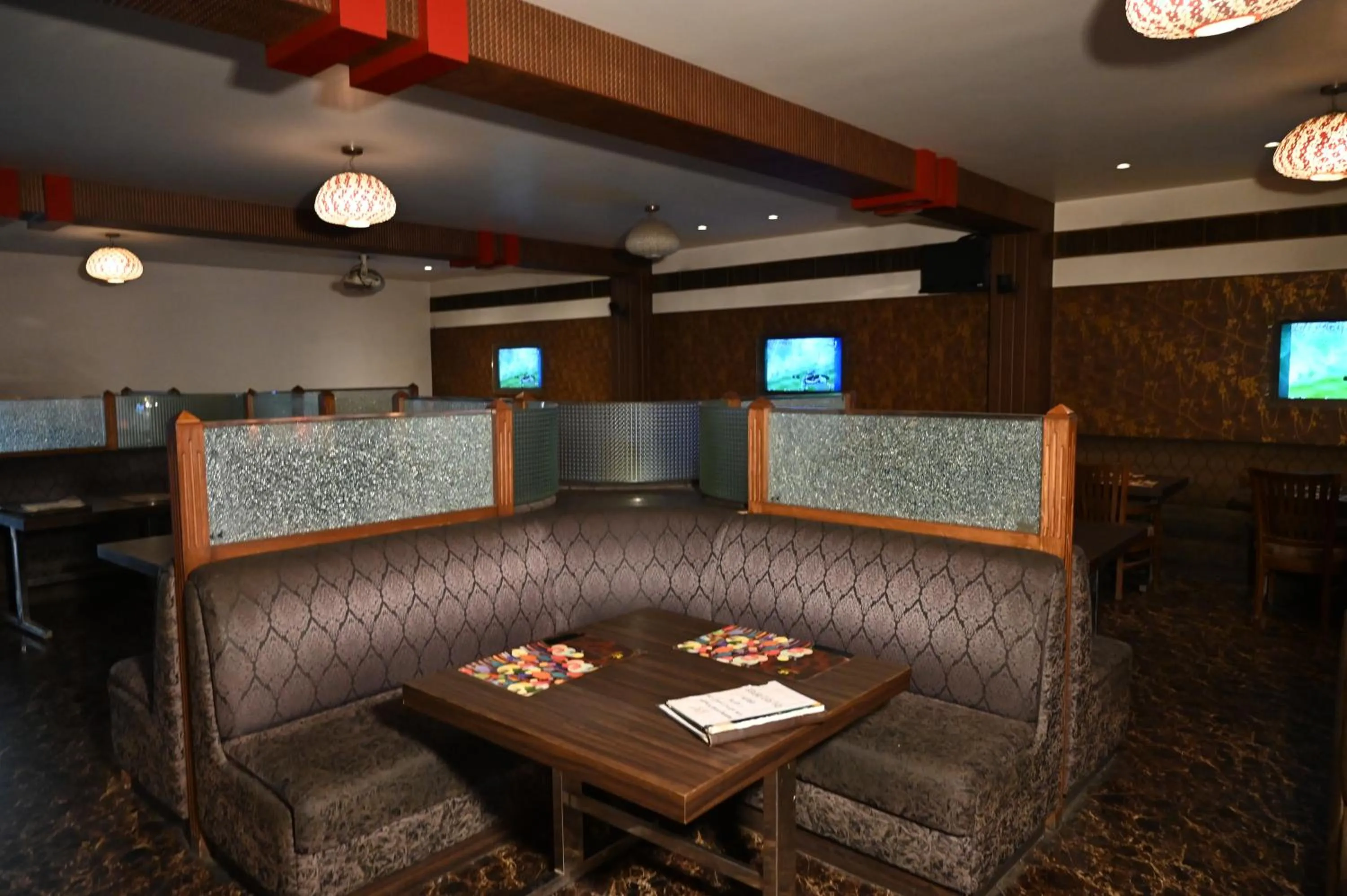 Restaurant/places to eat in Hotel Lawrence