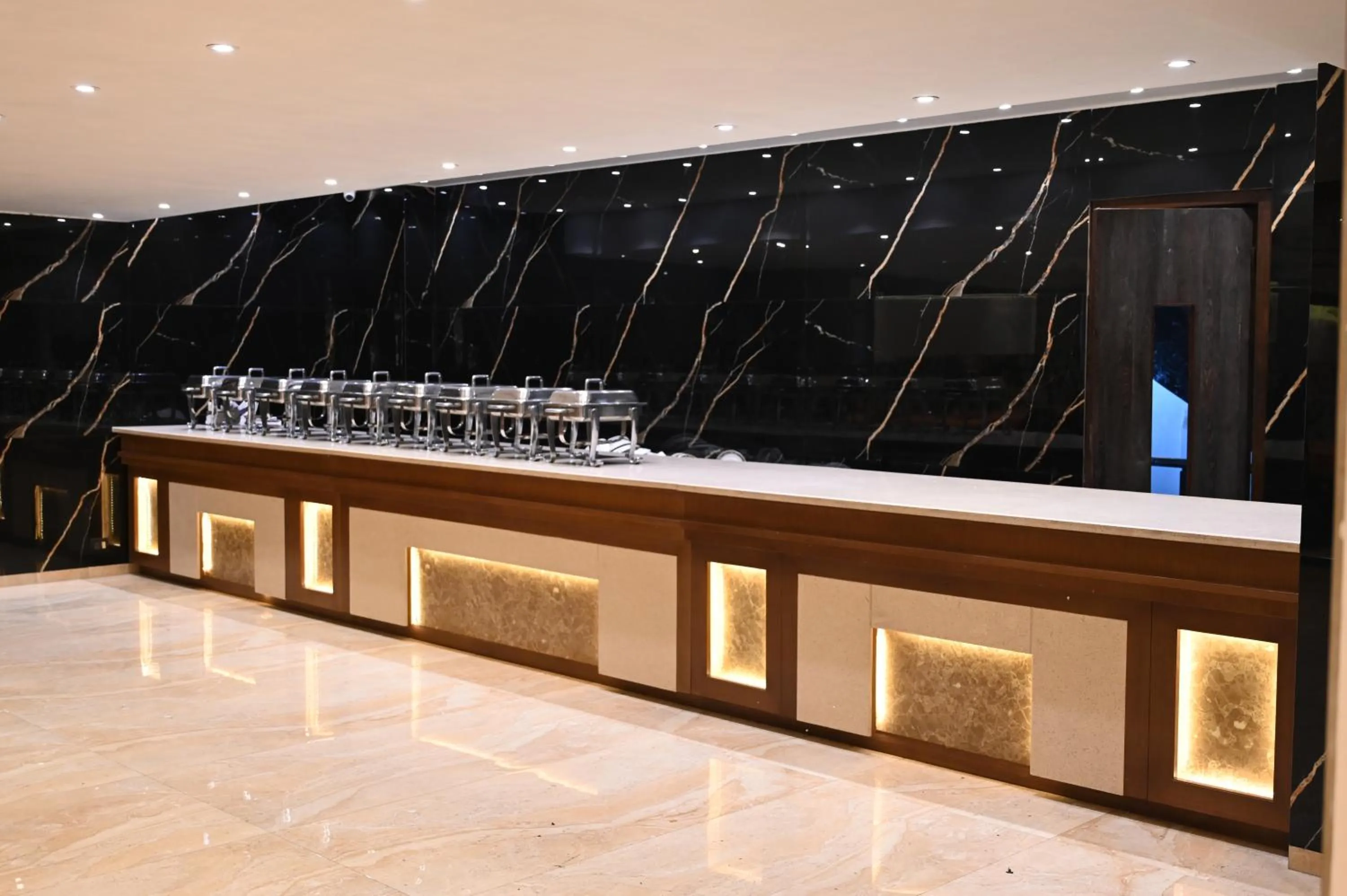 Food and drinks in Hotel Lawrence