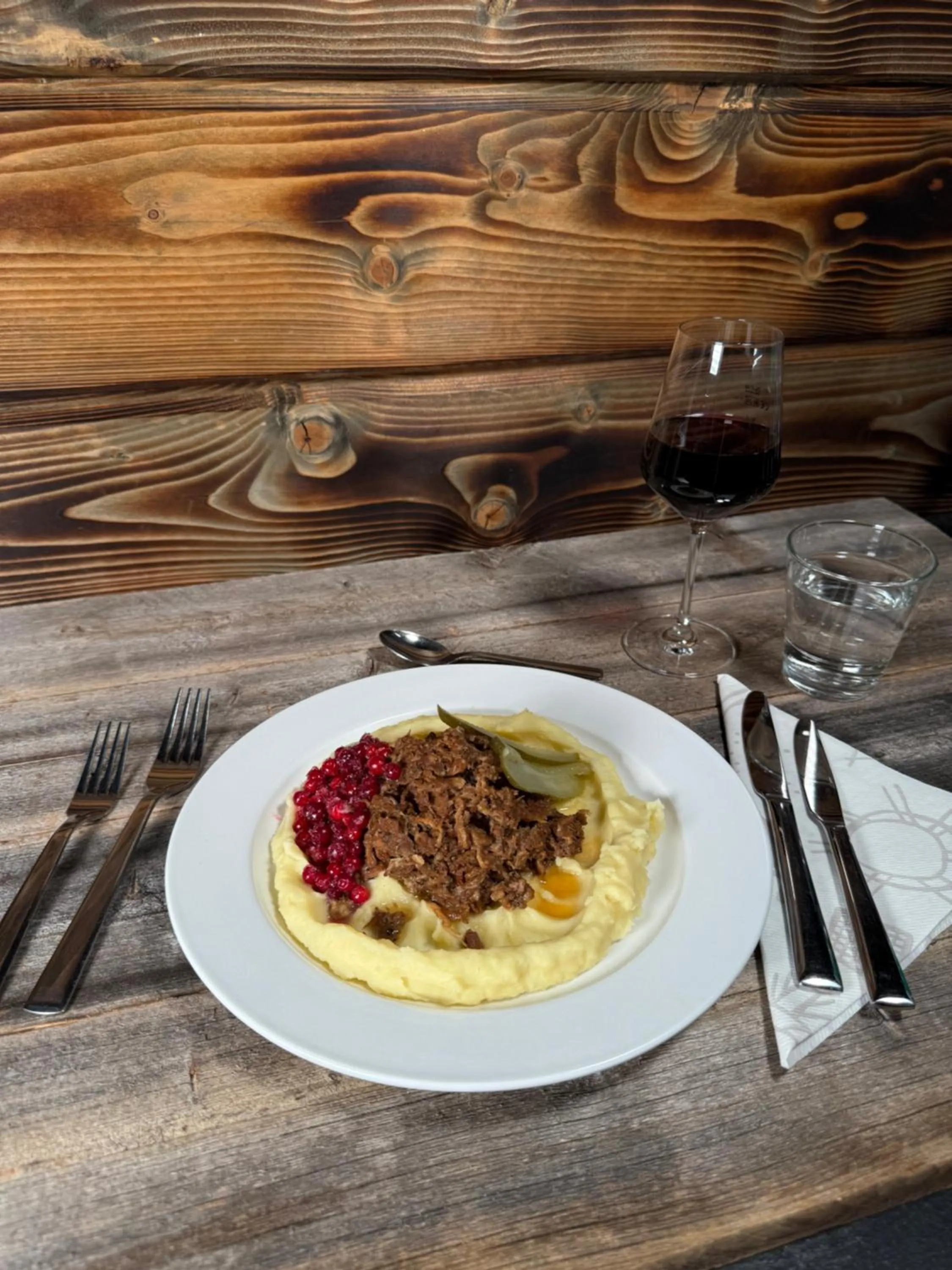 Restaurant/places to eat in Hotel Metsähirvas